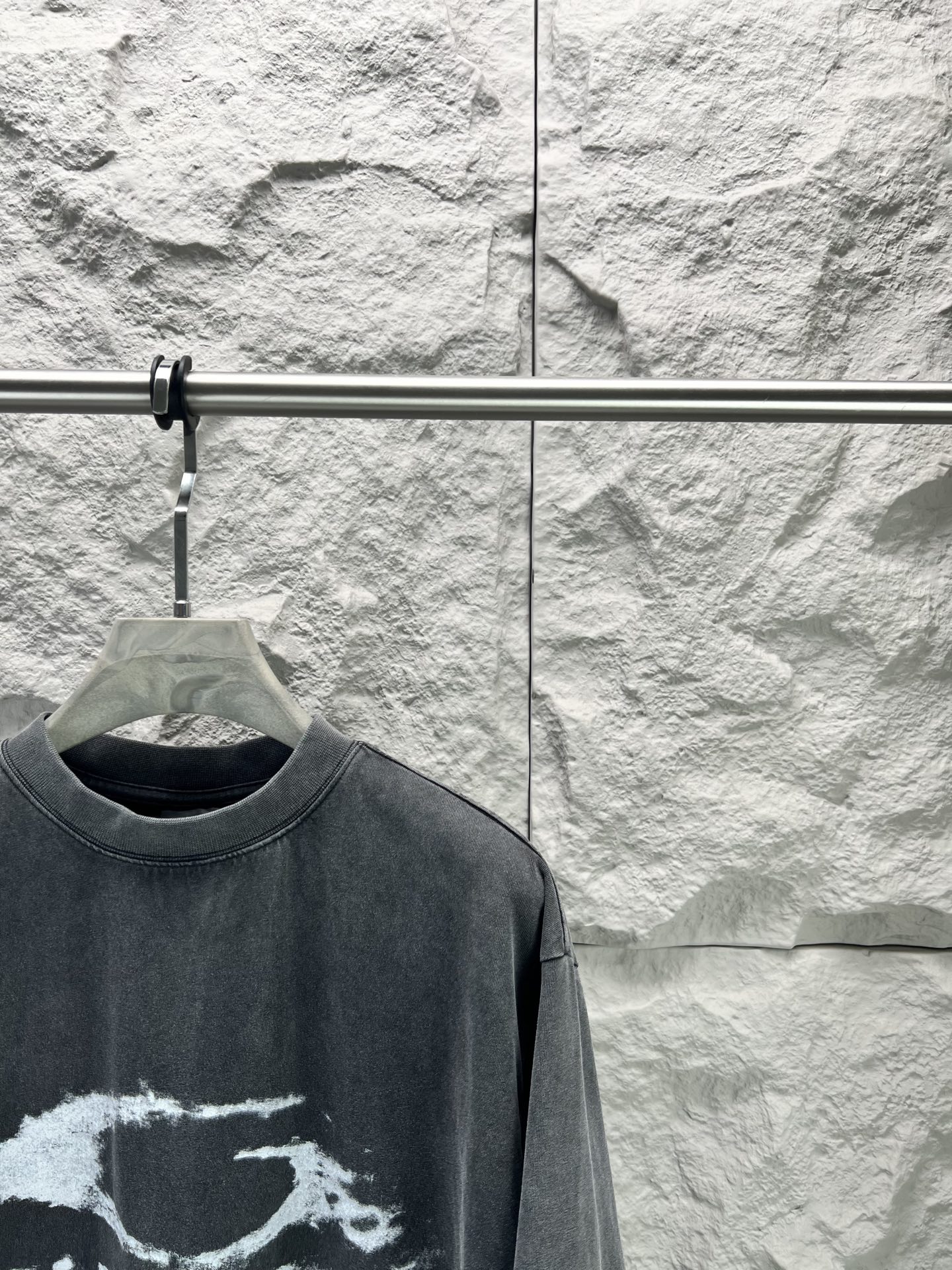 발렌시아가(BALENCIAGA) 스모크 워싱 반팔 티셔츠 의류