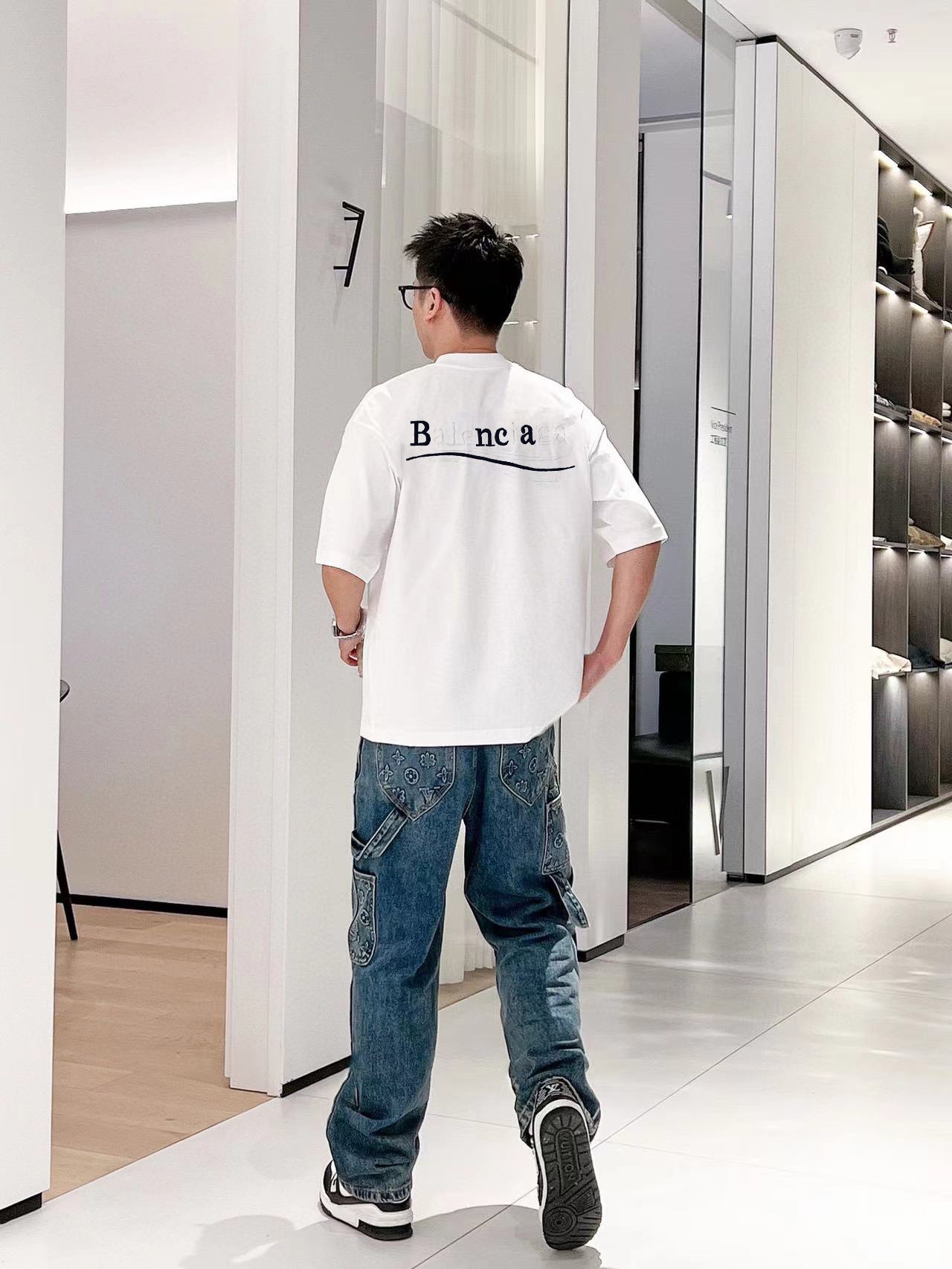발렌시아가(BALENCIAGA) 패치 자수 로고 반팔 티셔츠 상의 의류