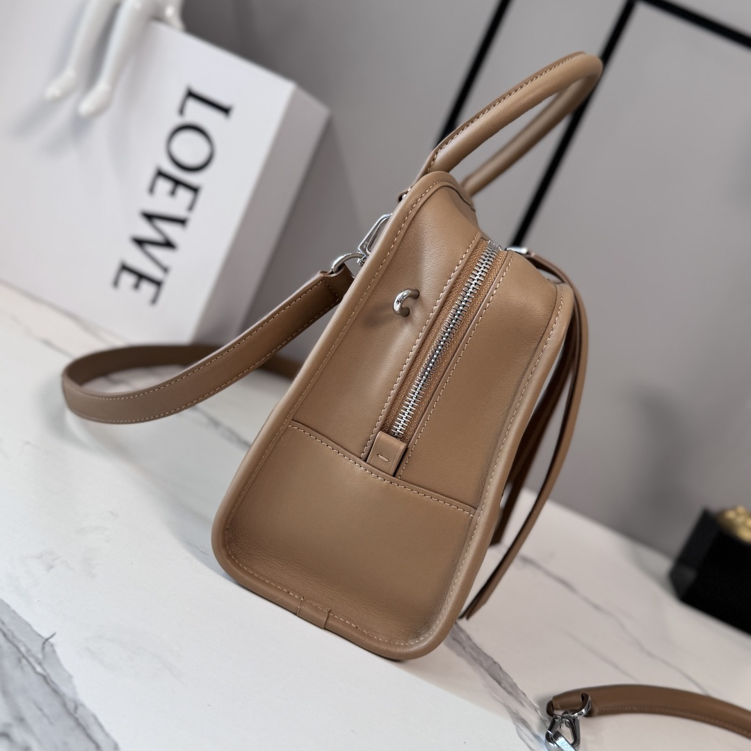 Loewe 로에베 아마조나(Amazona) 180 미디엄 소프트 레더 백 가방