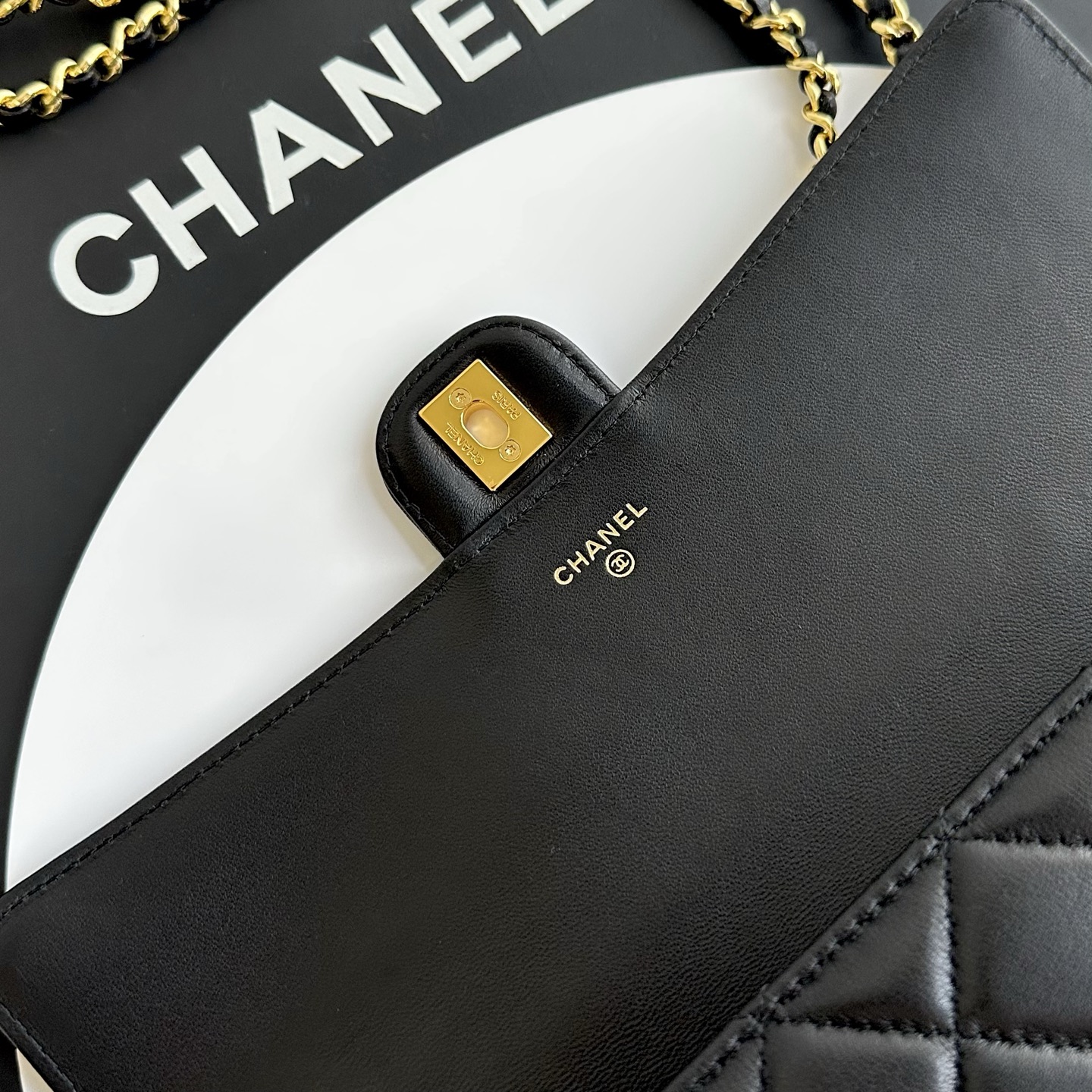 CHANEL 샤넬 26A 시리즈 탑핸들 체인 플랩 백 가방