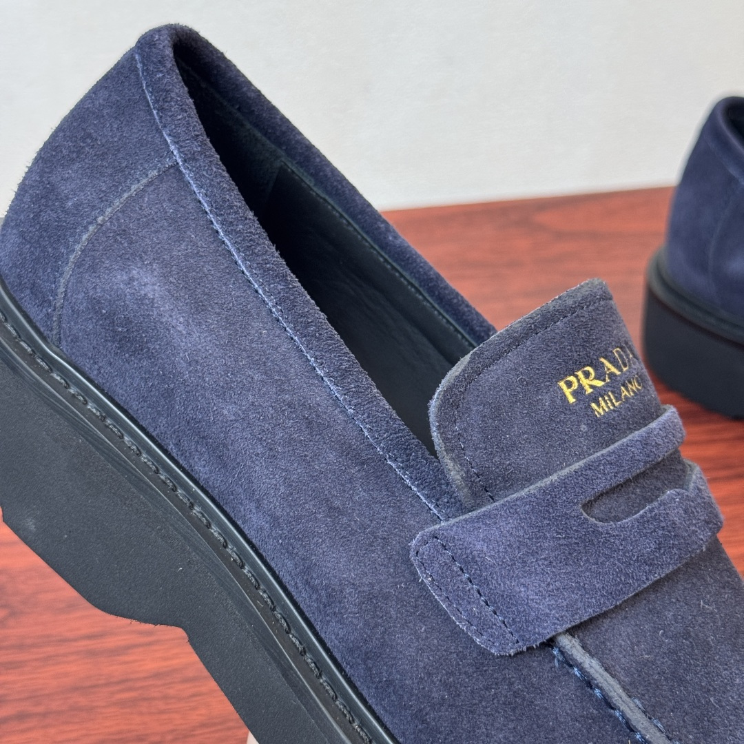 PRADA 프라다 클래식 로고 로퍼 구두 신발