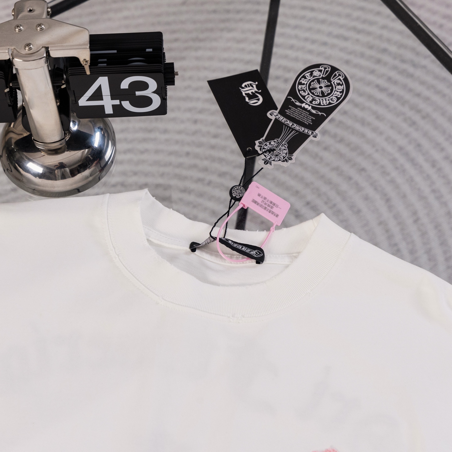 크롬하츠(CHROME HEARTS) 컬러 십자가 자수 반팔 티셔츠 의류