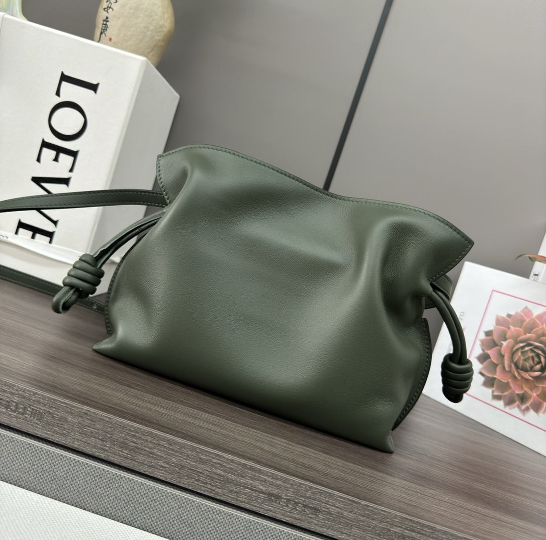 LOEWE 로에베 Flamenco 플라멩코 퍼스 나파 카프스킨 파우치 숄더백 가방