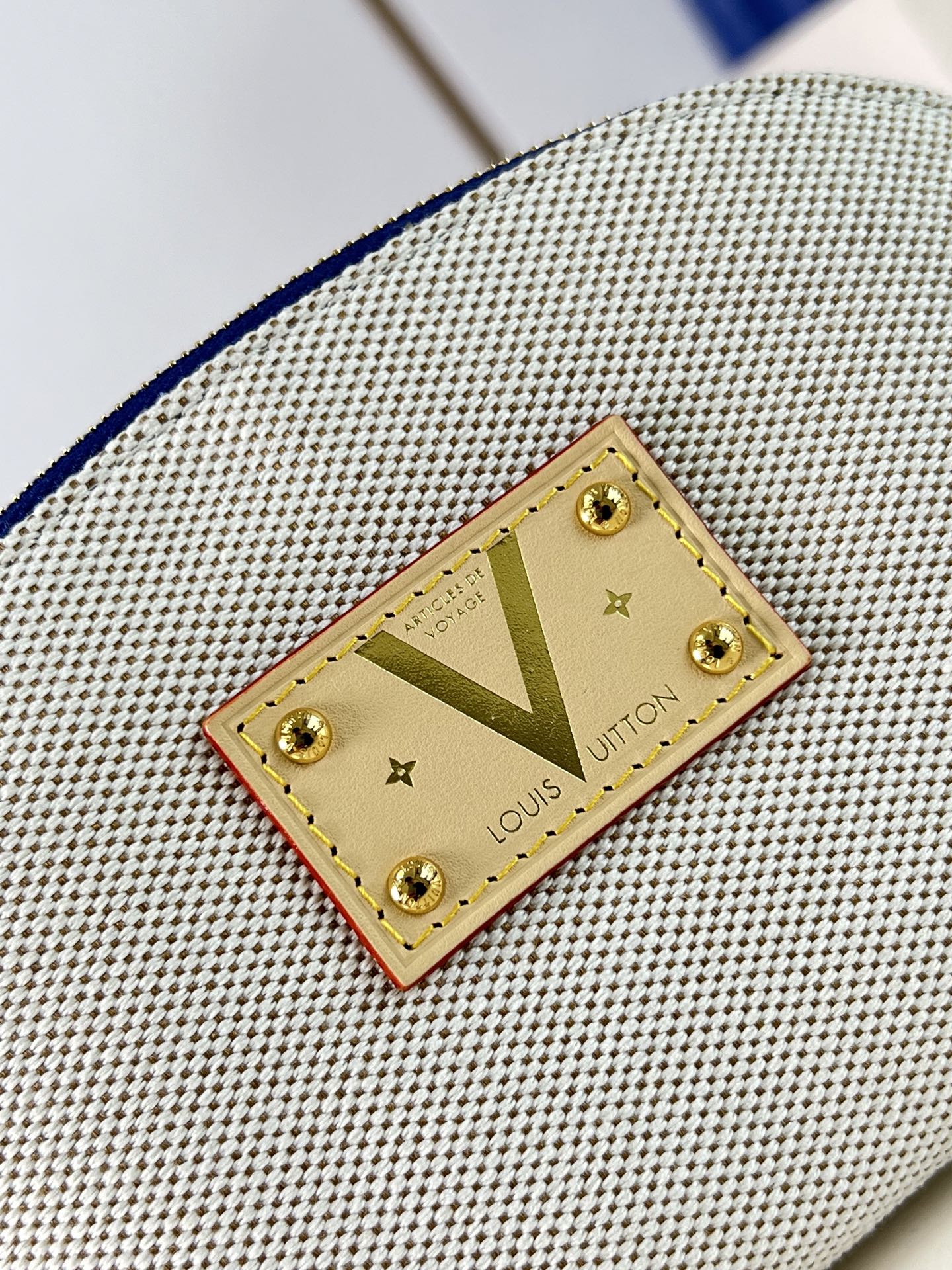 [Louis Vuitton] LV 루이비통 에스칼(Escale) 포셰트 코스메틱 화장품 파우치 백 가방 (스몰)