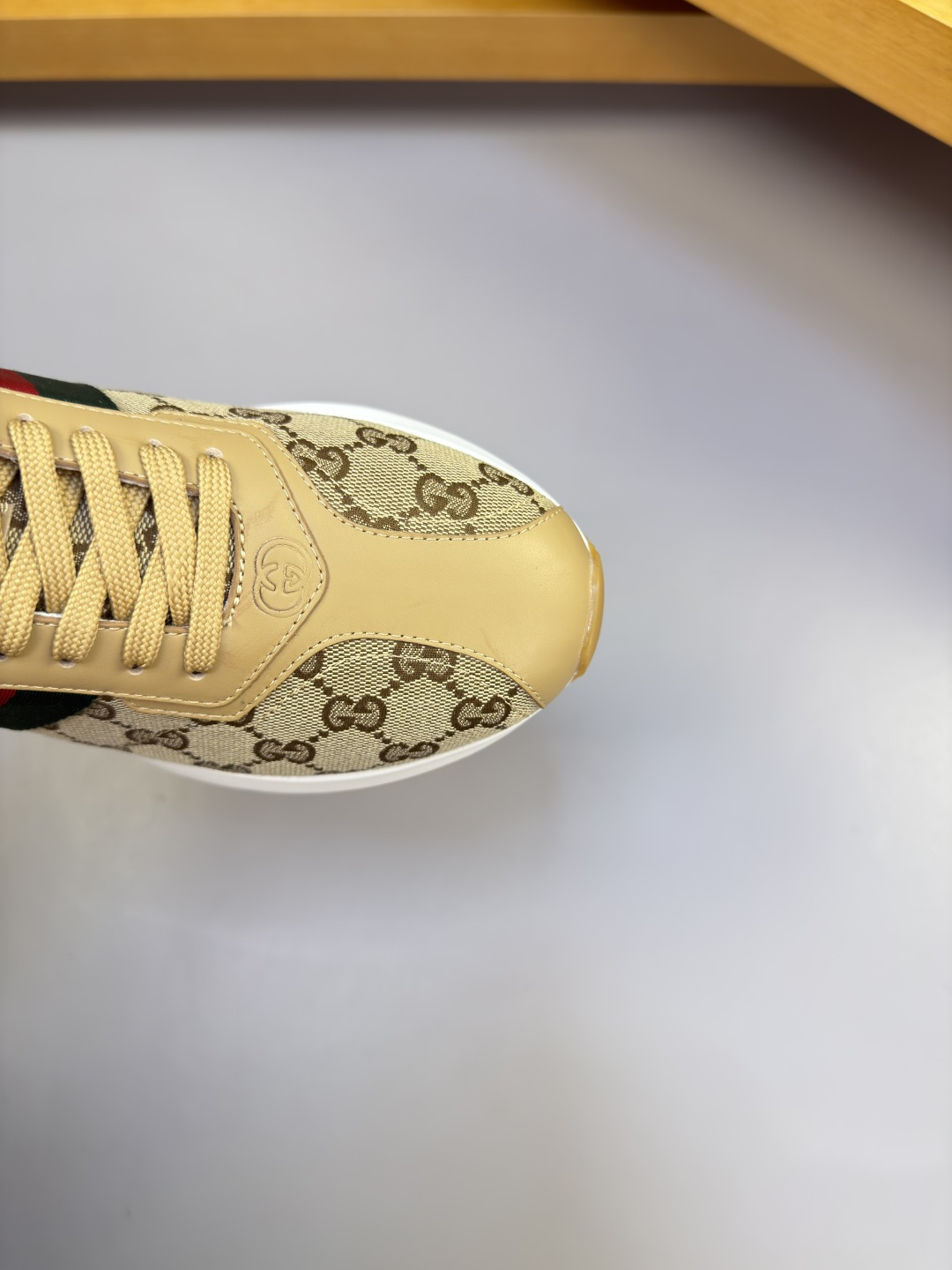 [Gucci] 구찌 프리미엄 나파 & 웹 스트라이프 콤비 스니커즈 신발