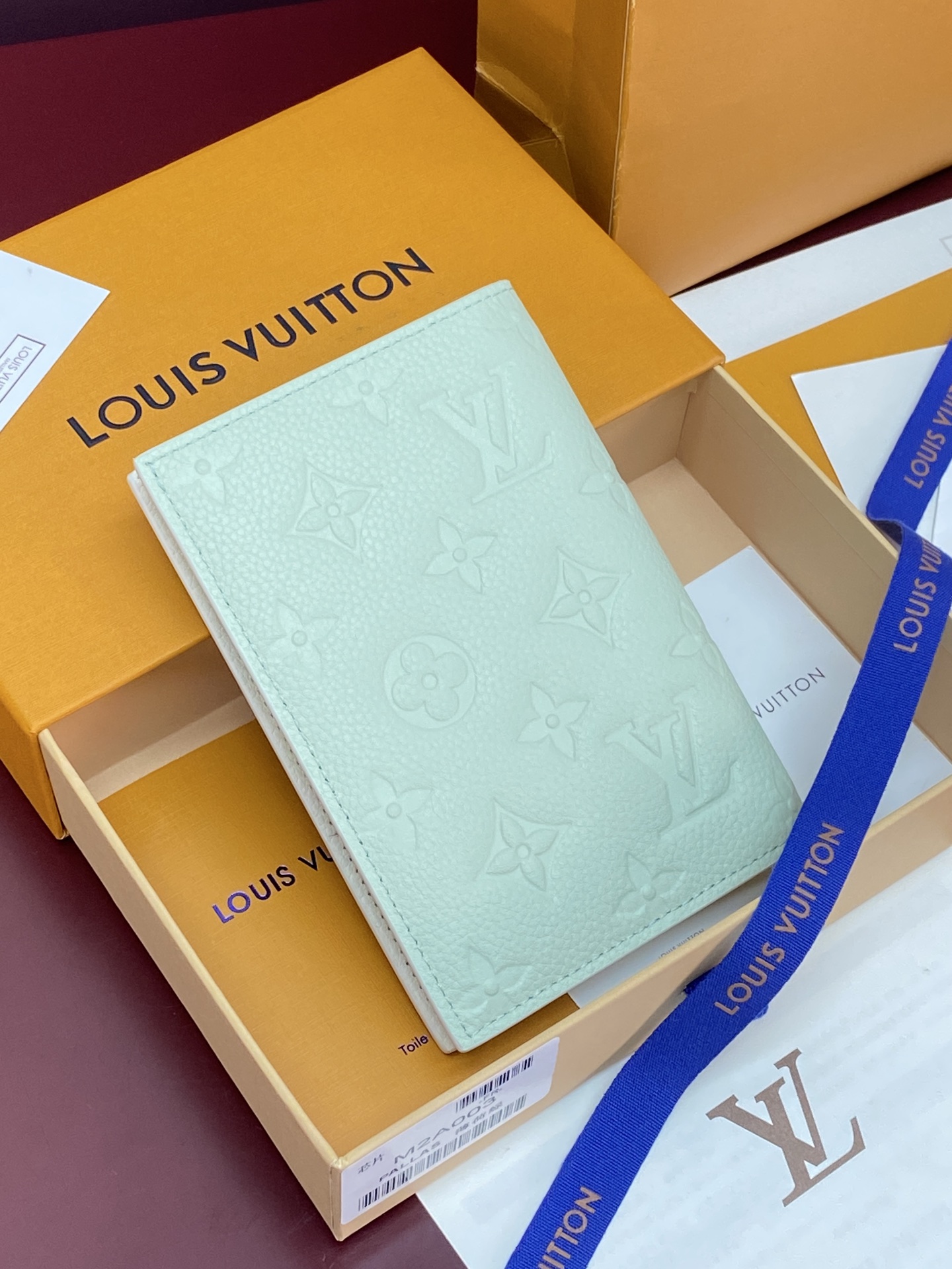 [Louis Vuitton] LV 루이비통 엠프레인 하이 섬머 패스포트 홀더 여권 지갑 M2A003