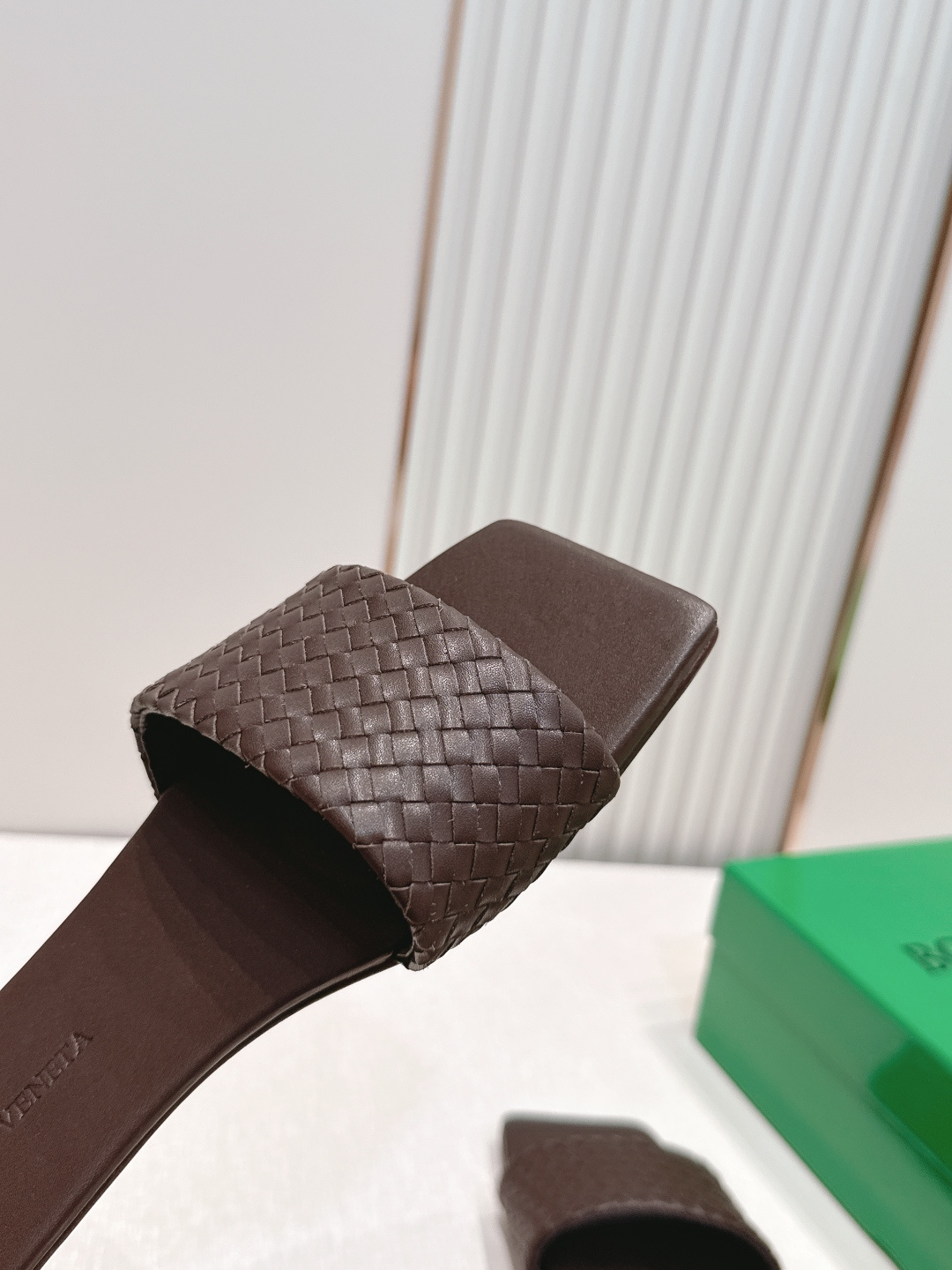 보테가 베네타(BOTTEGA VENETA) 위빙 플랫 슈즈 신발