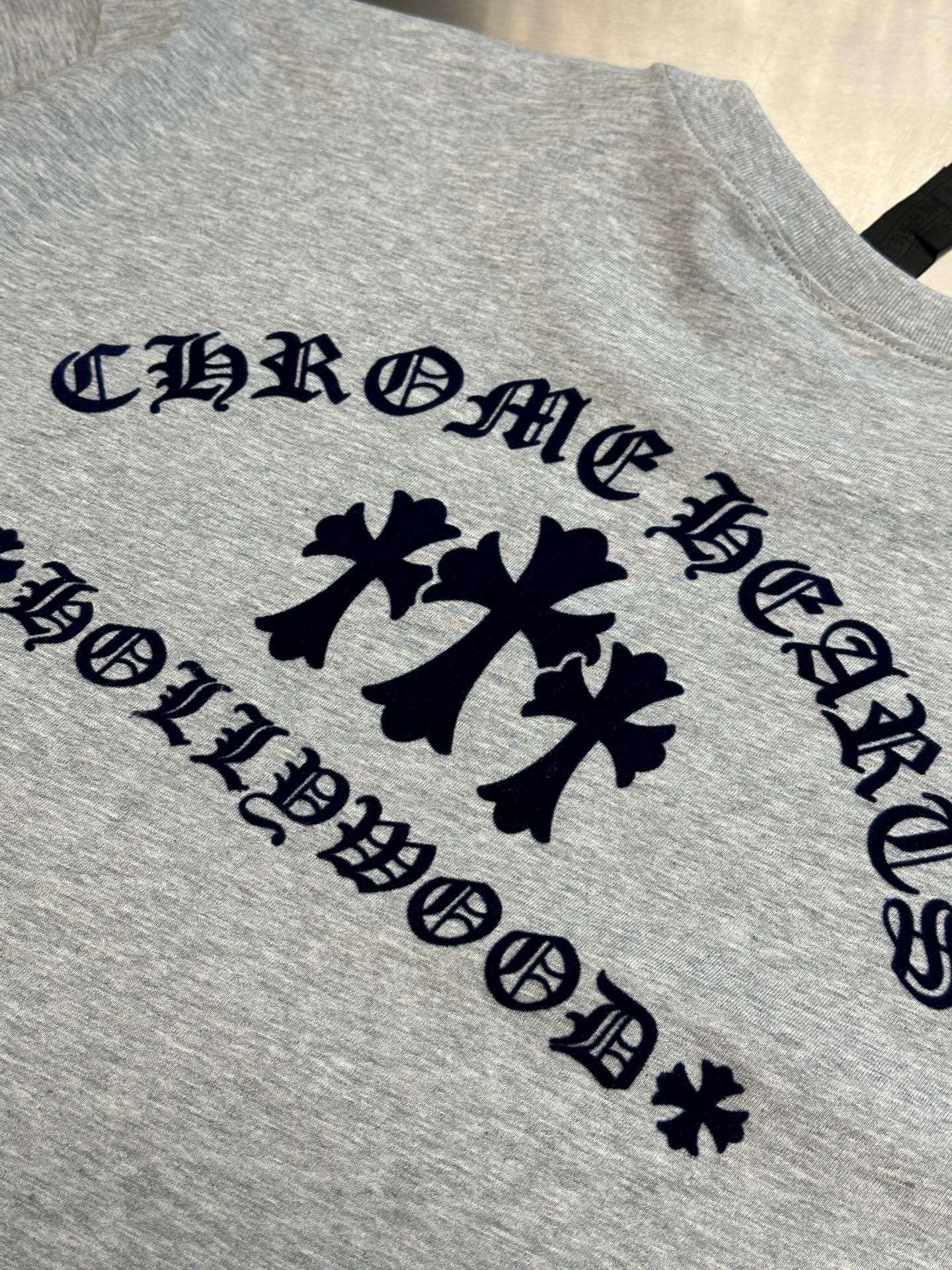 크롬하츠(CHROME HEARTS) 플로킹 크로스 긴팔 티셔츠 상의 의류