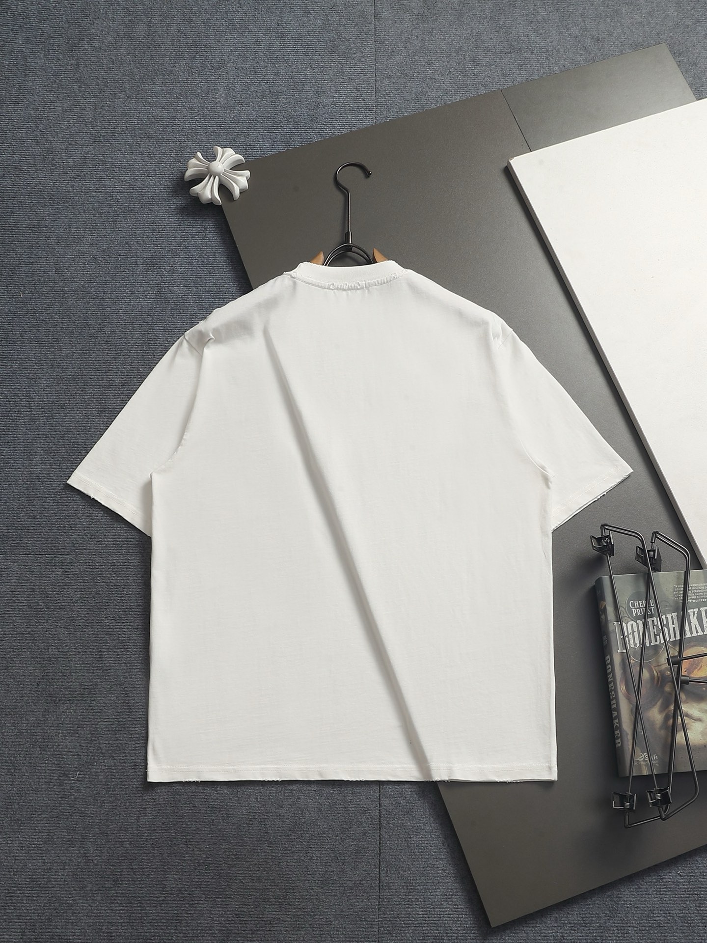 발렌시아가(BALENCIAGA) 디스트로이드 반팔 티셔츠 상의 의류