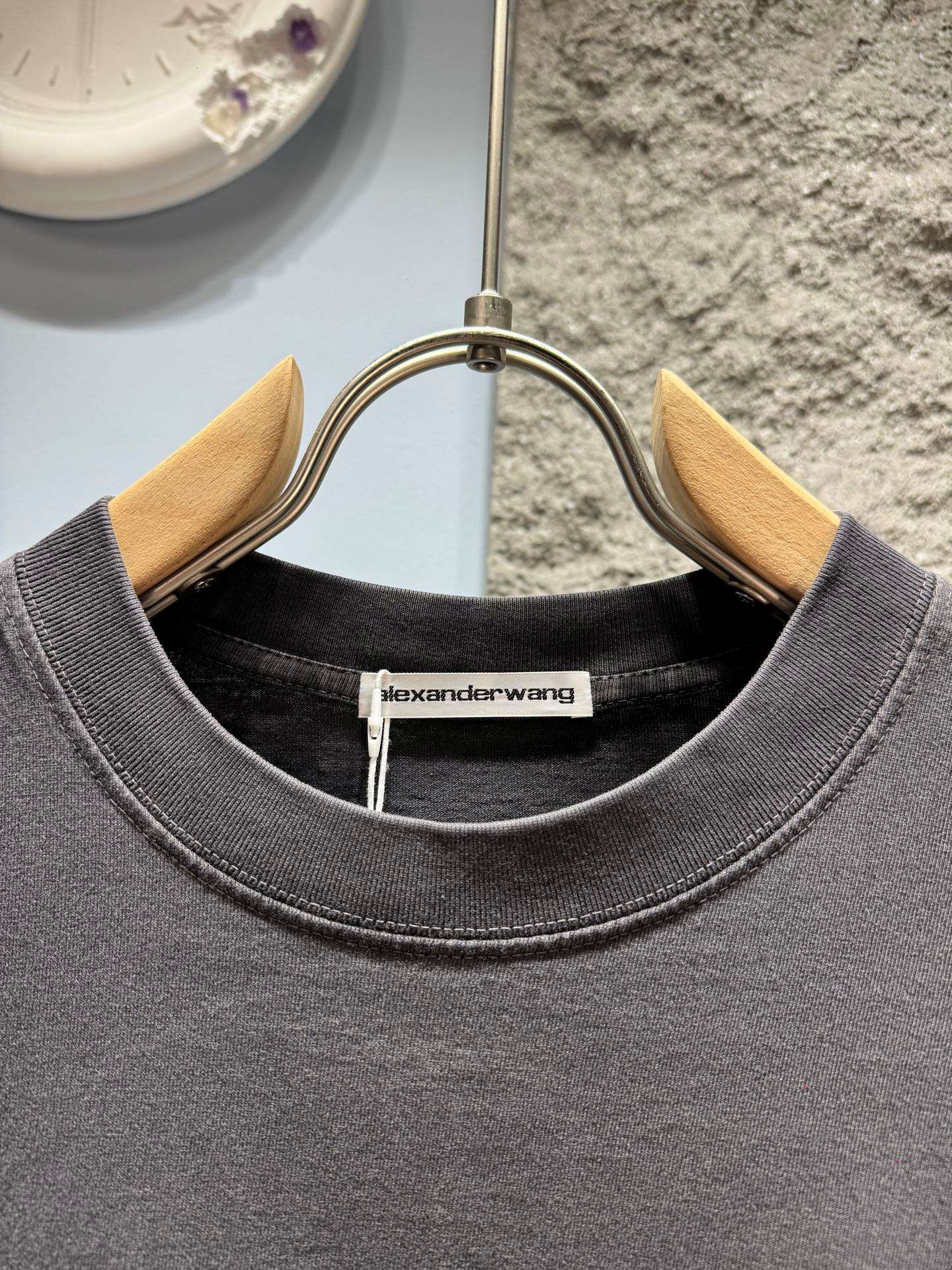 알렉산더왕(Alexander Wang) 레터링 그래픽 워싱 반팔 티셔츠 상의 의류