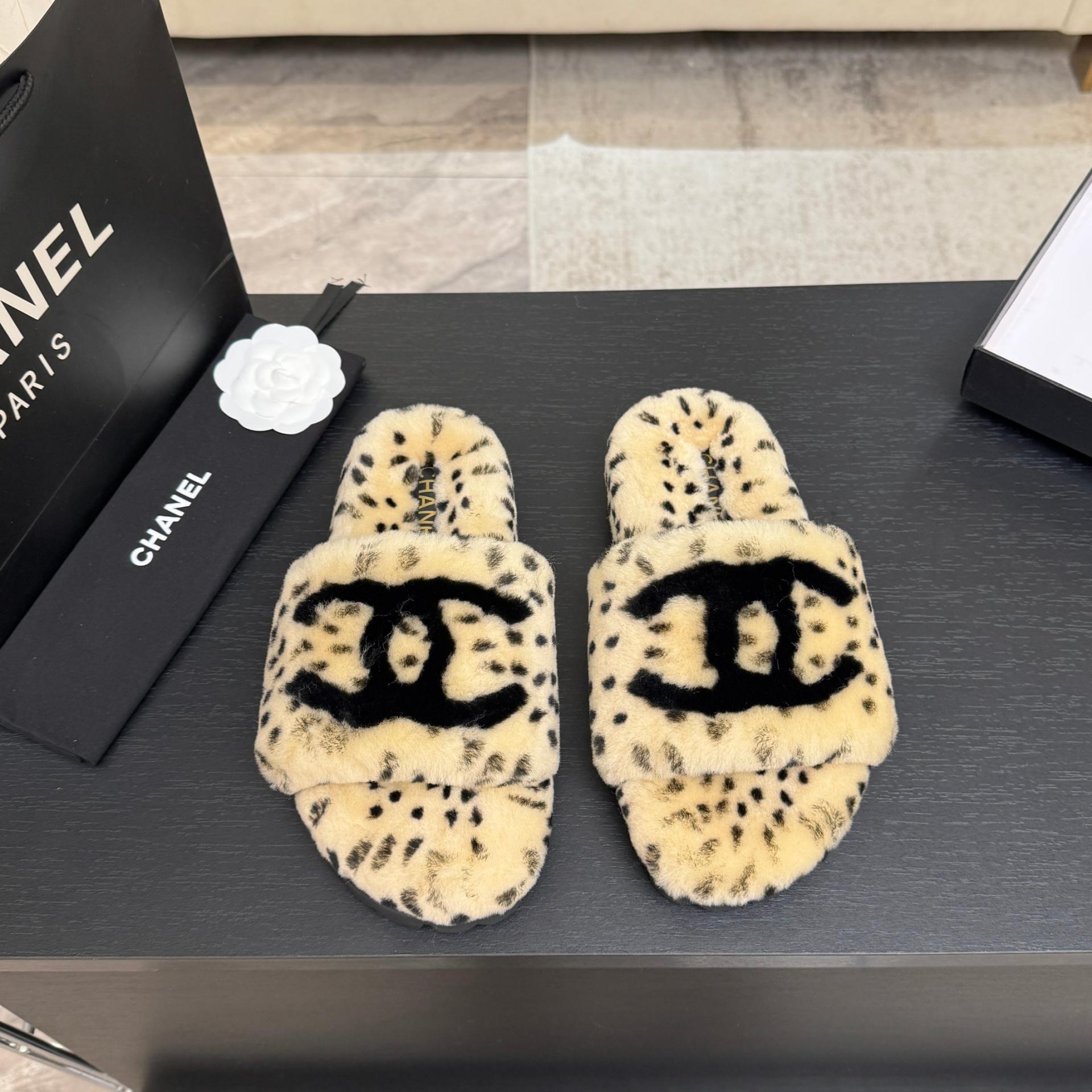 샤넬(CHANEL) 시어링 퍼 슬리퍼 신발