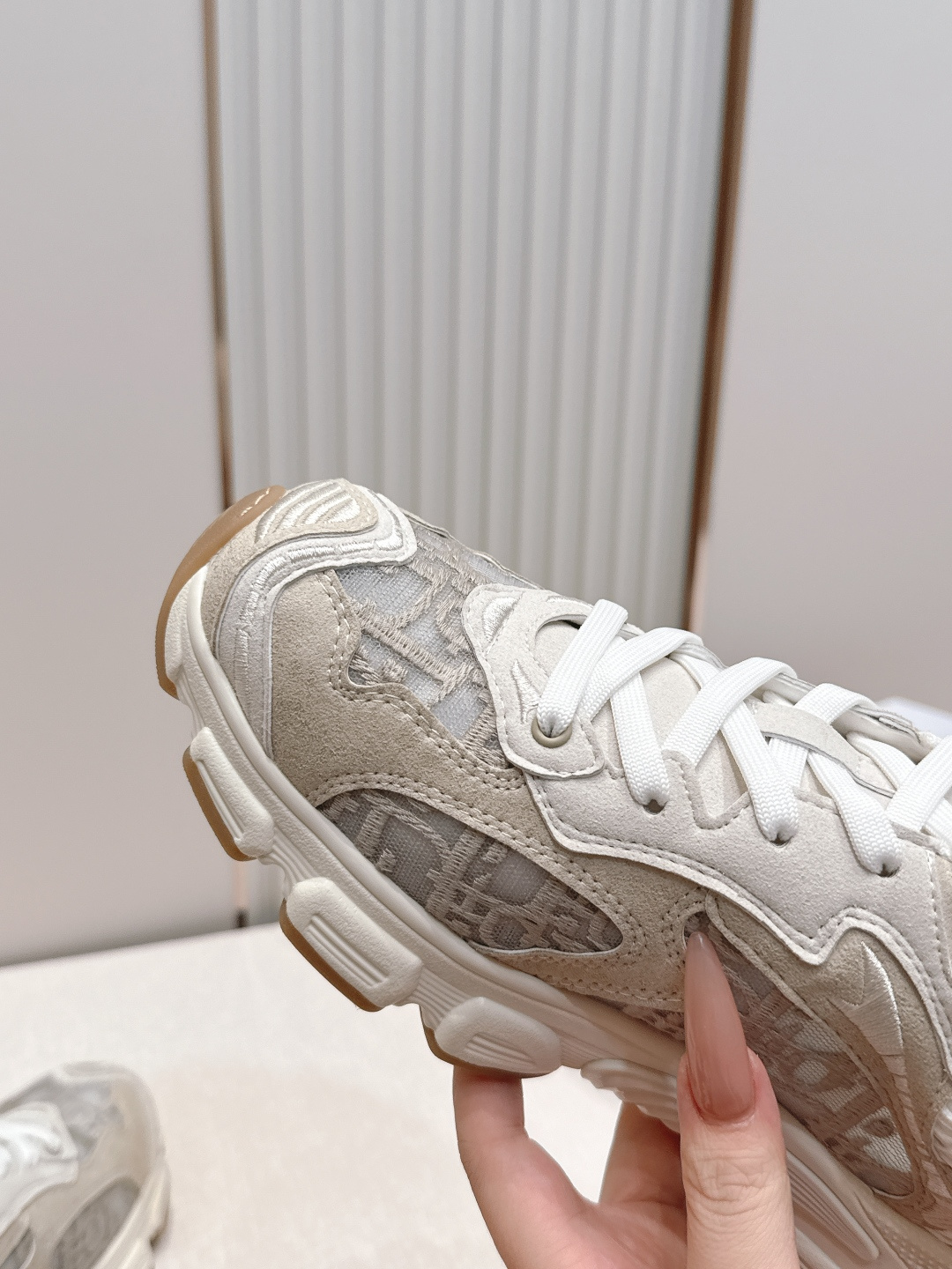 디올(DIOR) 크로노 스니커즈 신발