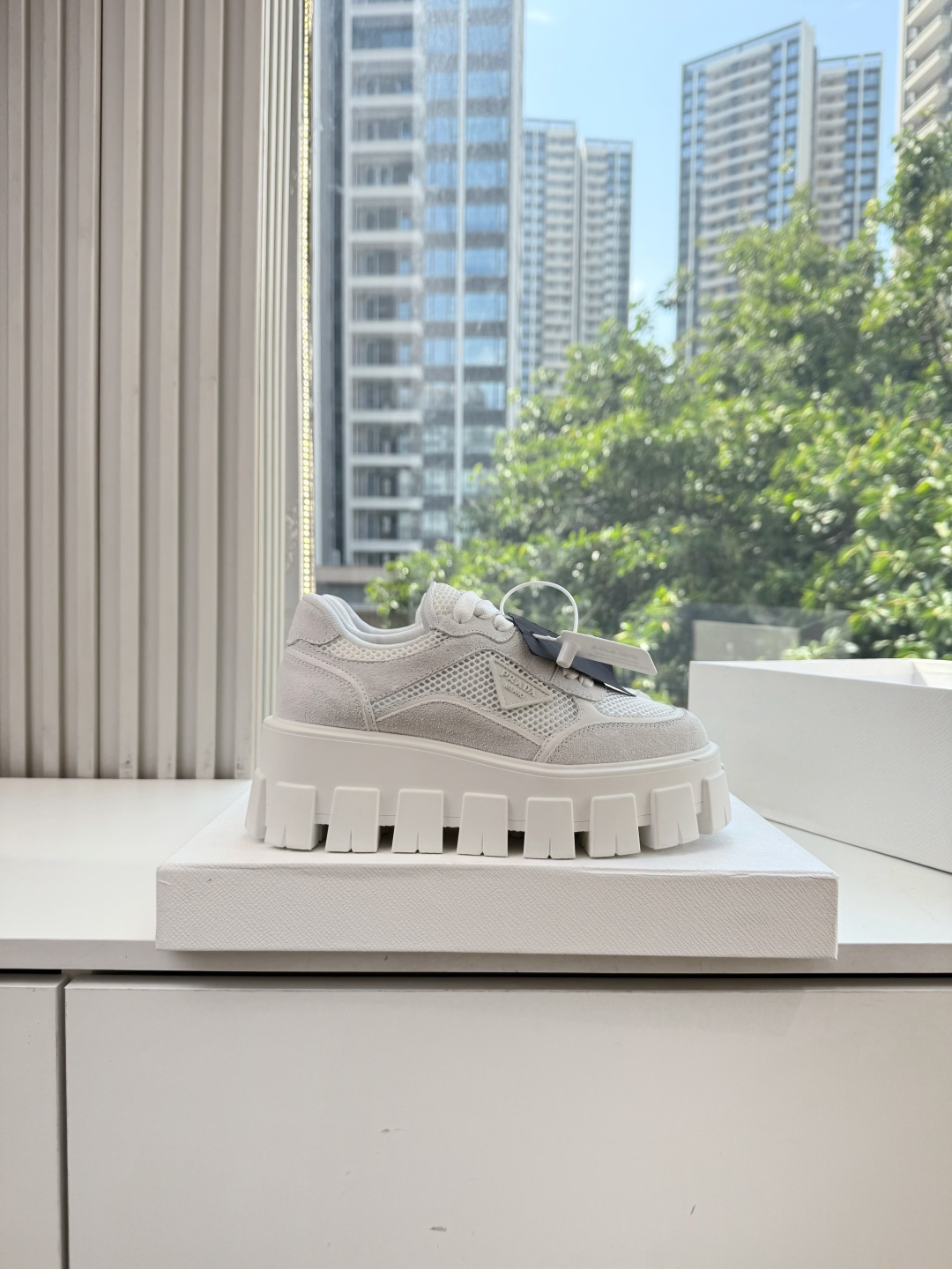 프라다(PRADA) 스웨이드 메쉬 독일군 스니커즈 신발
