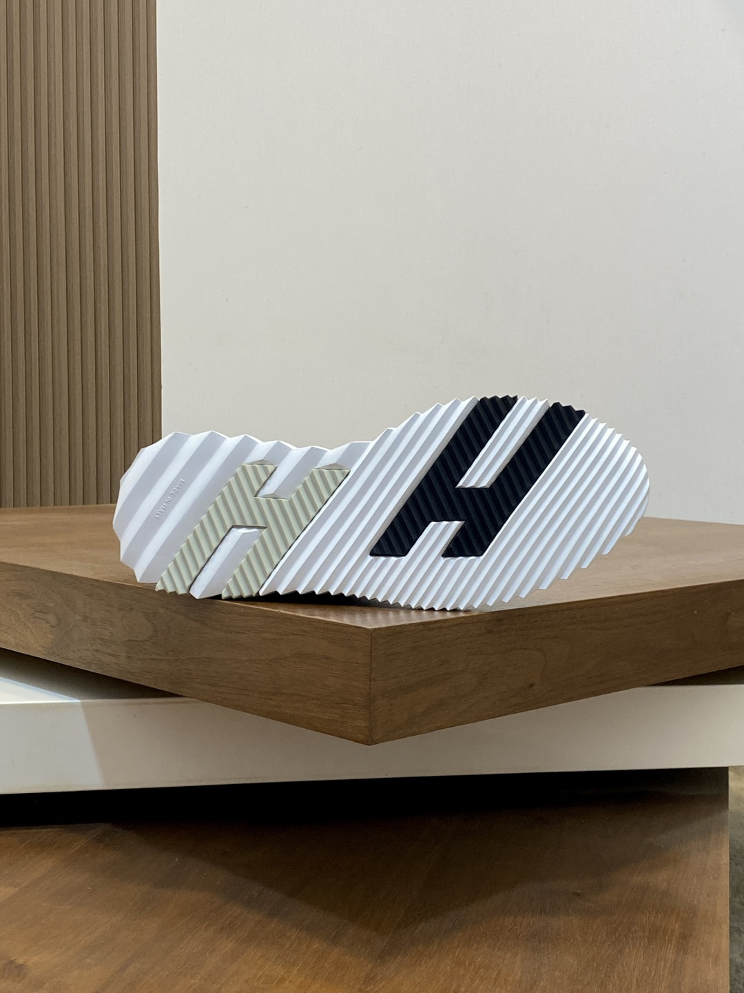 [Hermes] 에르메스 바운싱(Bouncing) 프리미엄 카프스킨 & 고트스킨 스니커즈 신발