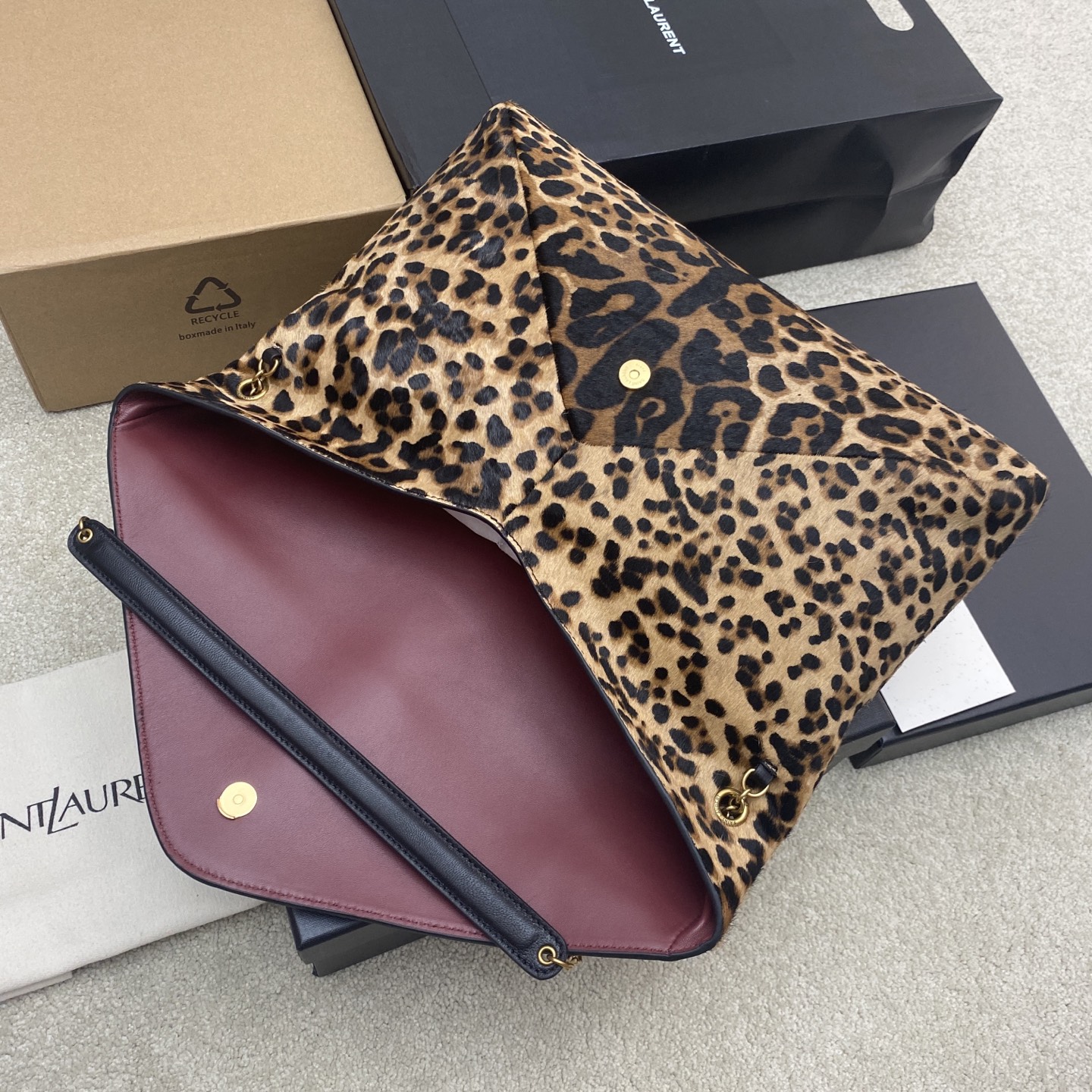 YSL 생로랑 엔벨로프(Envelope) 대형 레오파드 숄더백 가방
