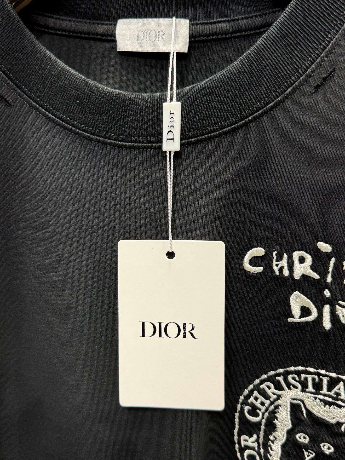 디올(DIOR) 카툰 디스트로이드 반팔 티셔츠 상의 의류