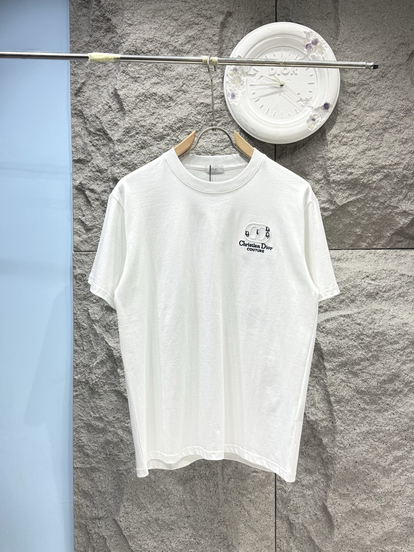 디올(DIOR) CD 자수 반팔 티셔츠 상의 의류