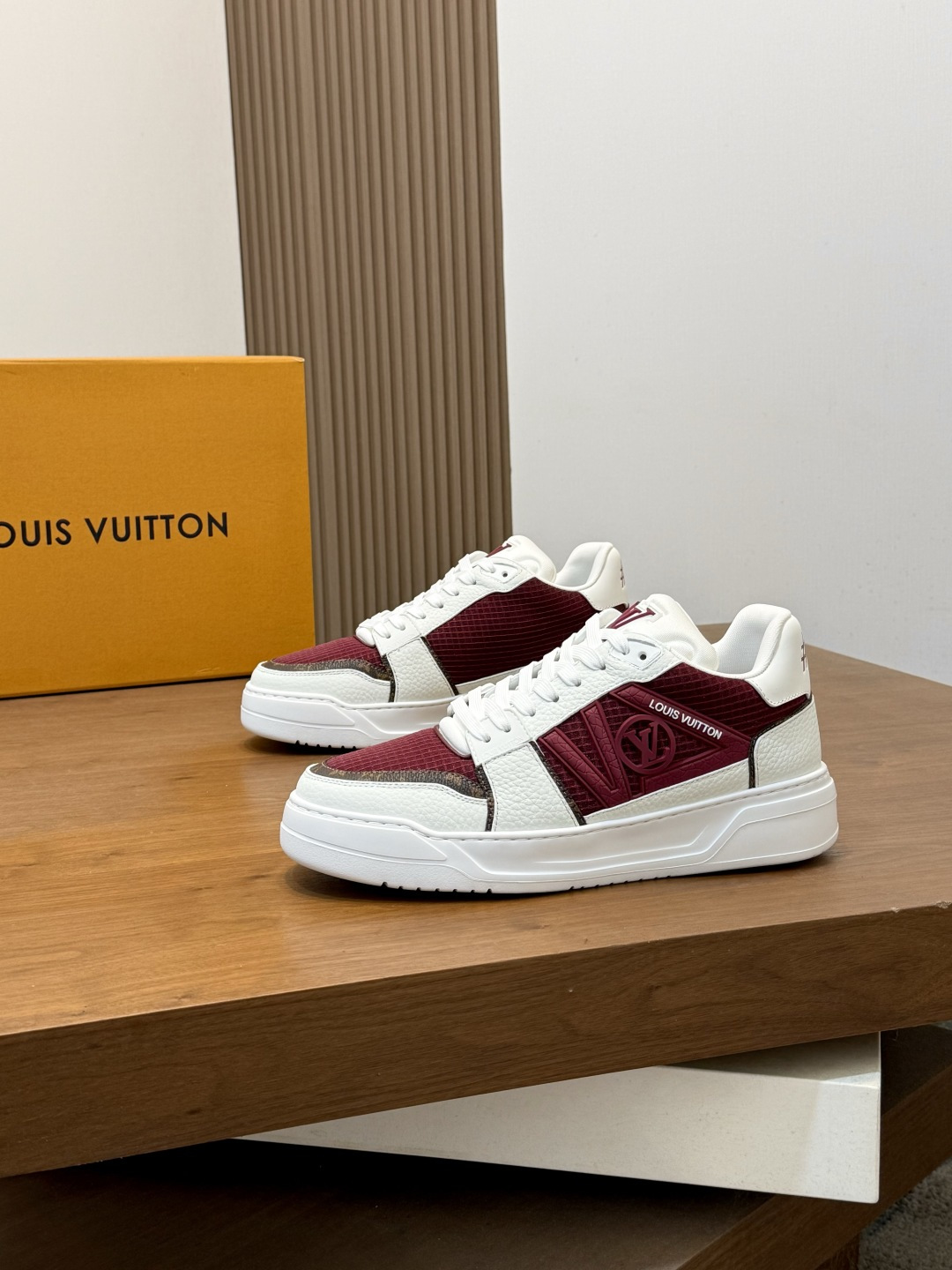 [Louis Vuitton] LV 루이비통 트레이너 스니커즈 뉴 컬러 신발