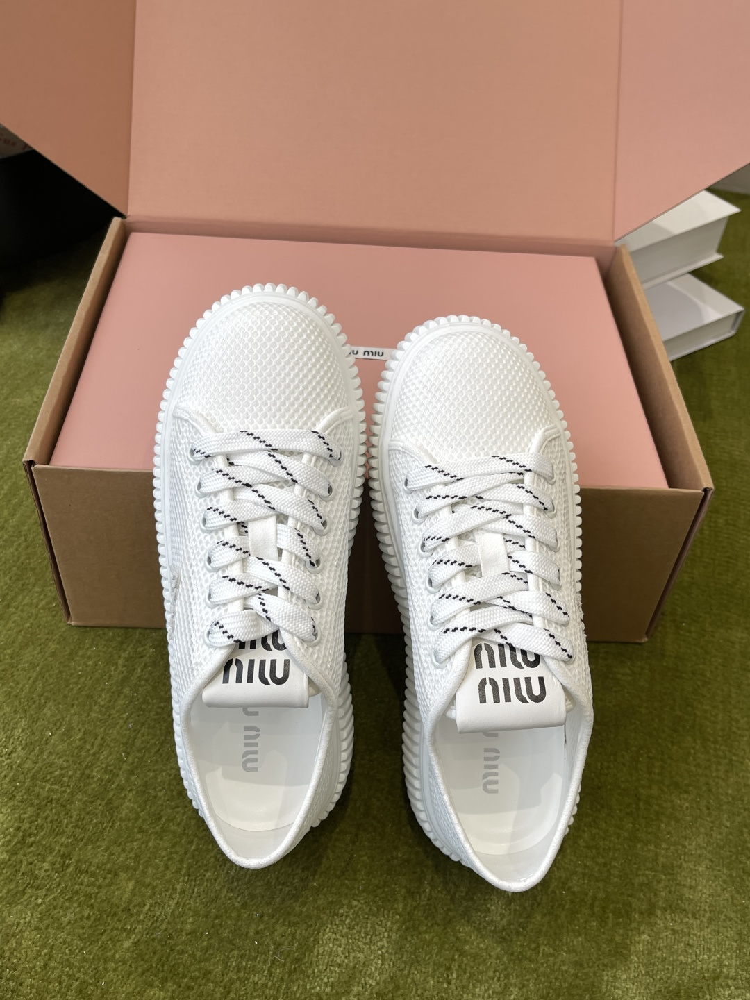 미우미우(MIU MIU) 메쉬 플랫폼 스니커즈 신발