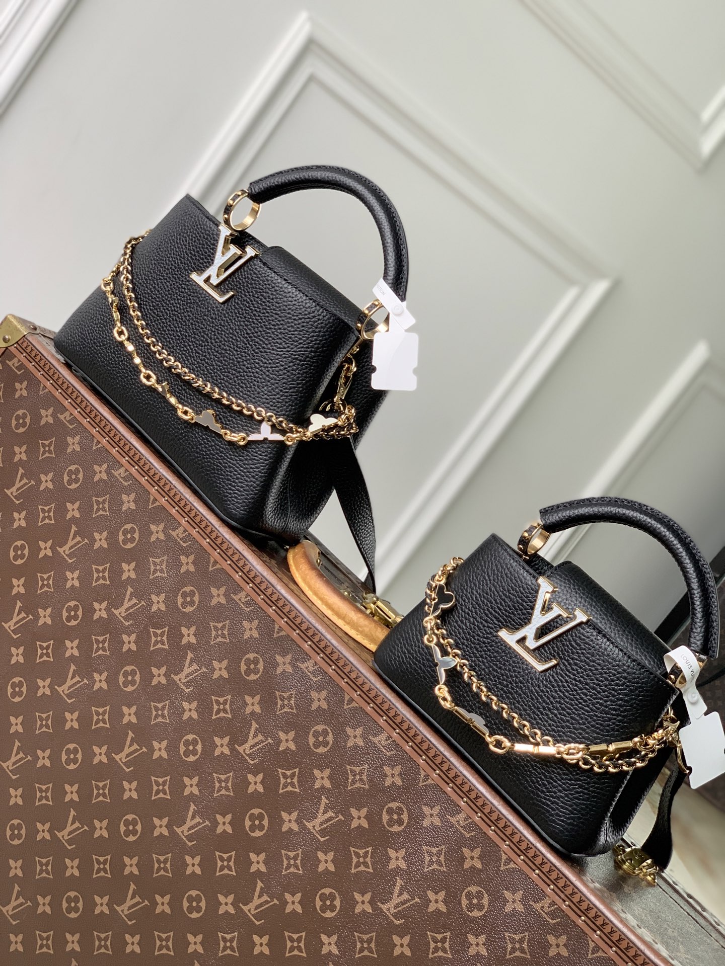 LOUIS VUITTON LV M29608 루이비통 카퓌신 미니 핸드백 (플라워그램 미니) 가방