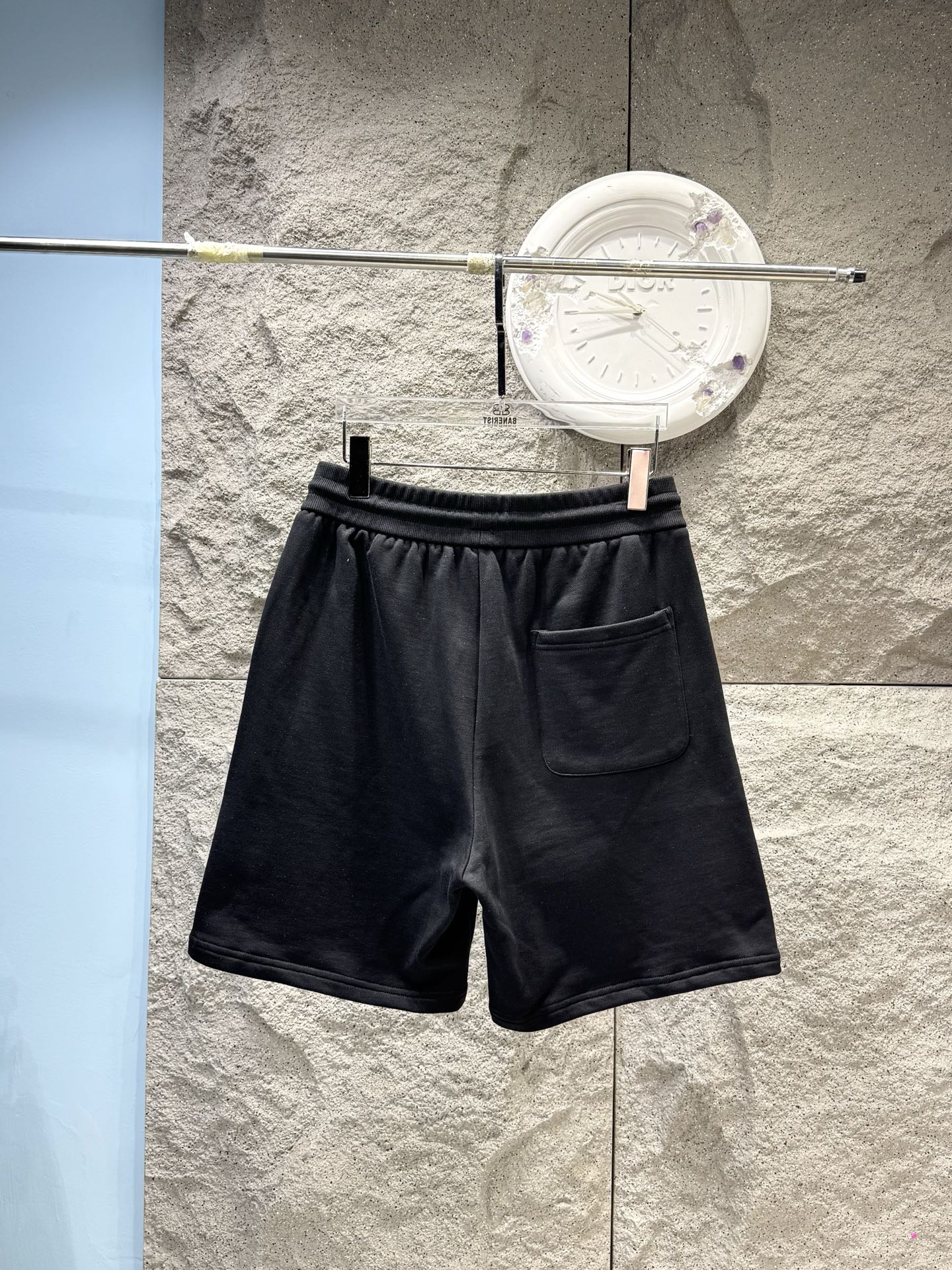 로에베(LOEWE) 로고 자수 스웨트 쇼츠 바지 의류