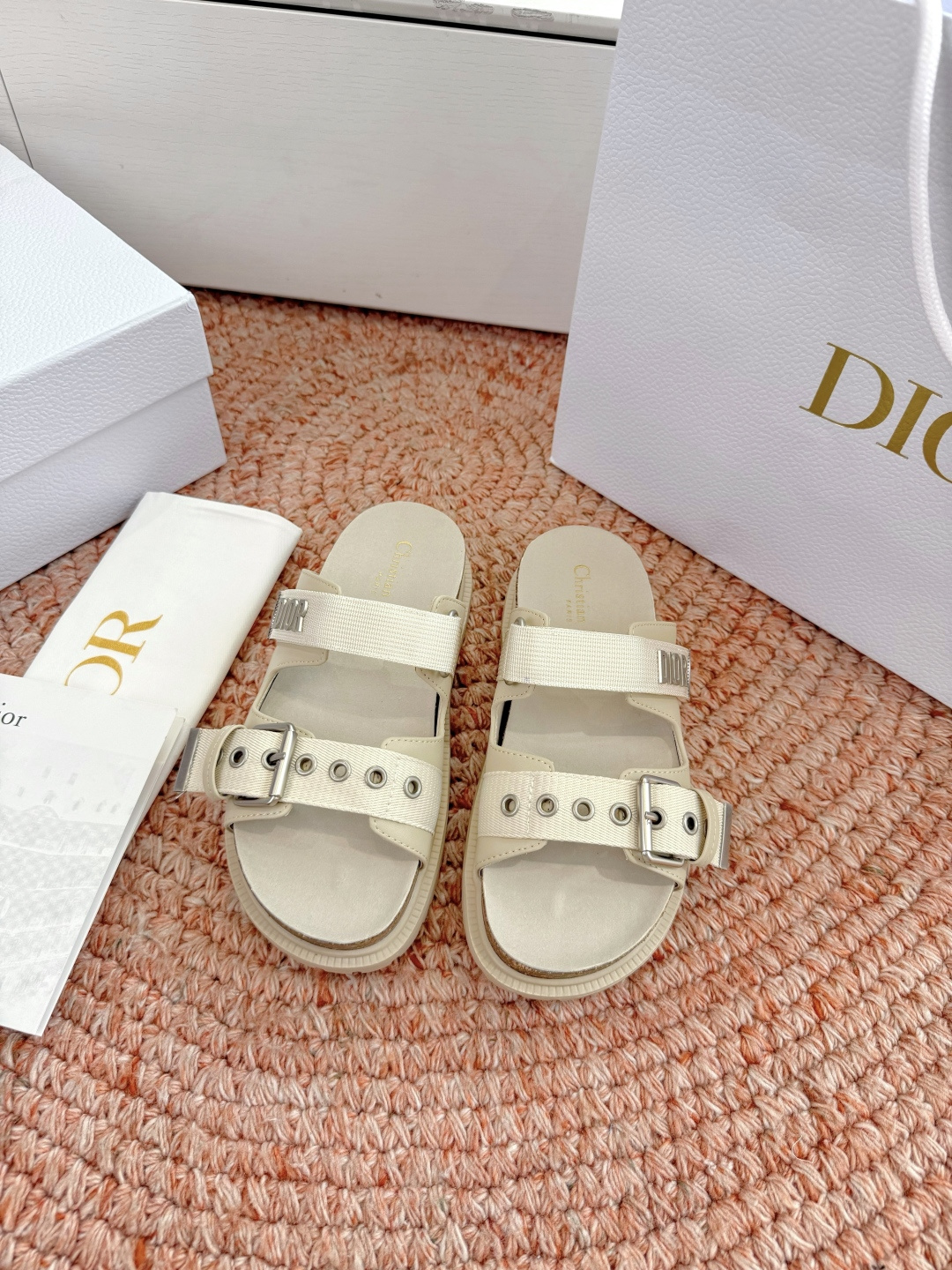 디올(DIOR) CD 버클 슬리퍼 신발