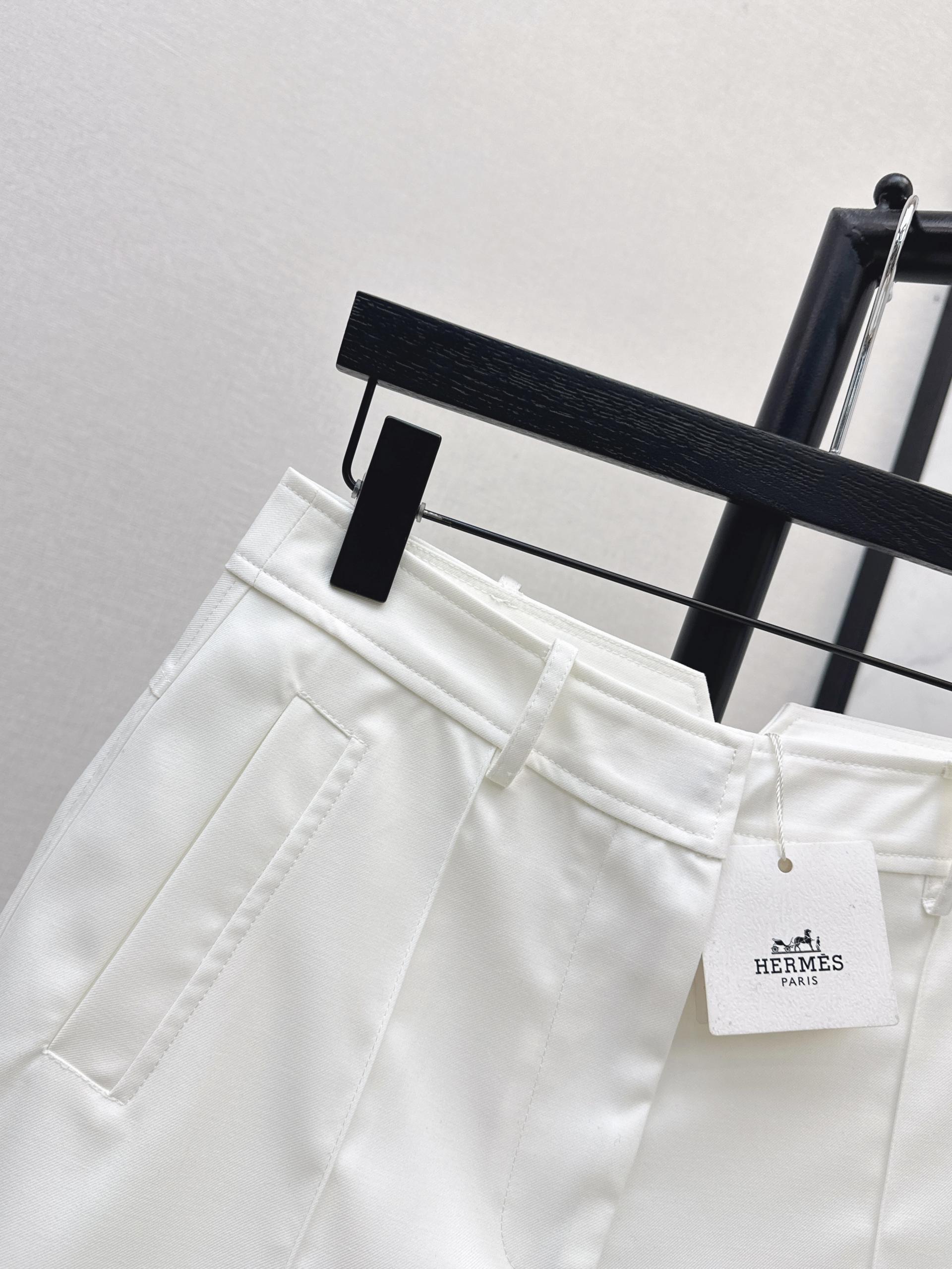[Hermes] 에르메스 26SS 텍스처드 클래식 숏팬츠 반바지 의류