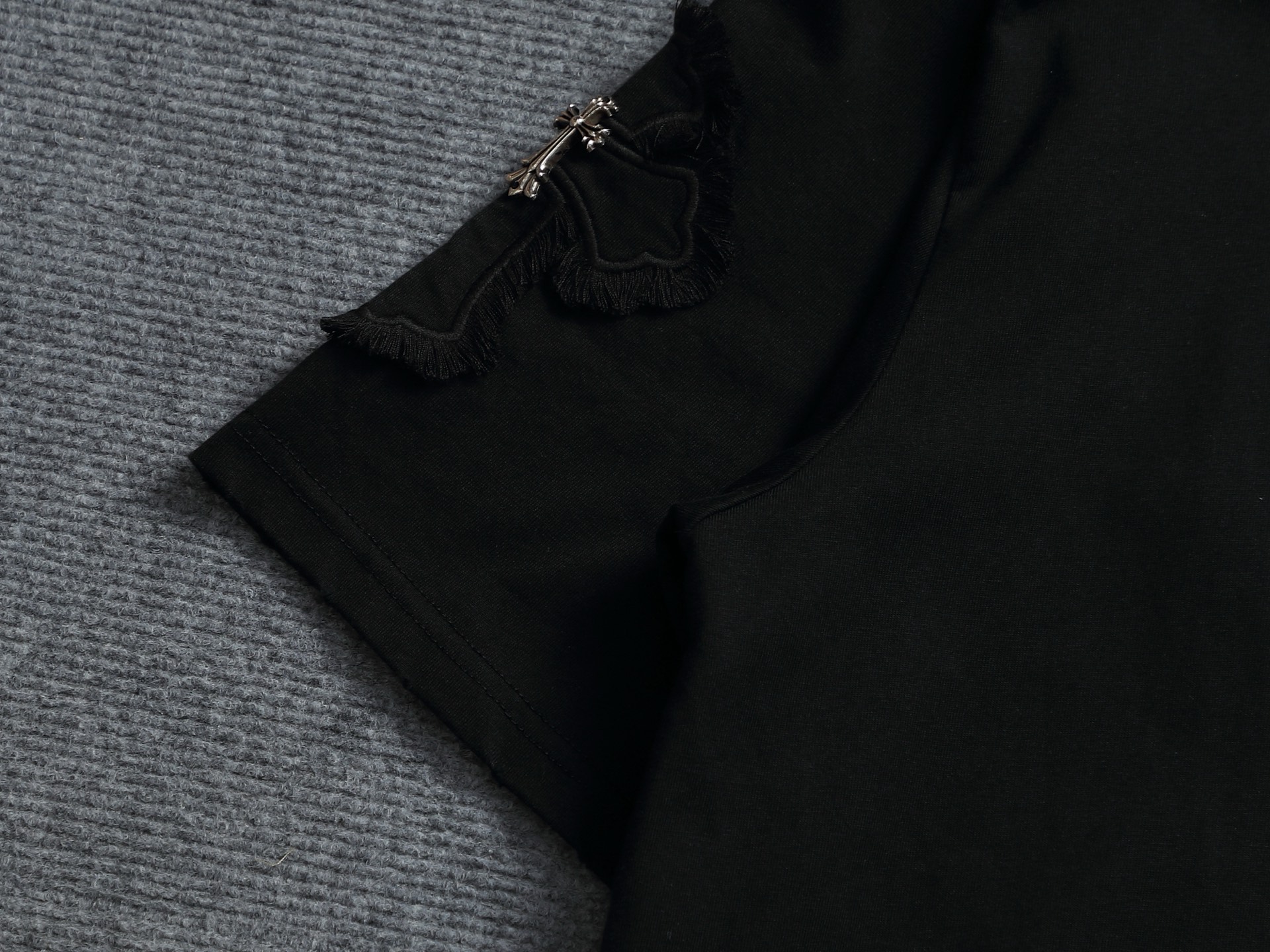 크롬하츠(CHROME HEARTS) 크로스 패치 자수 반팔 티셔츠 상의 의류