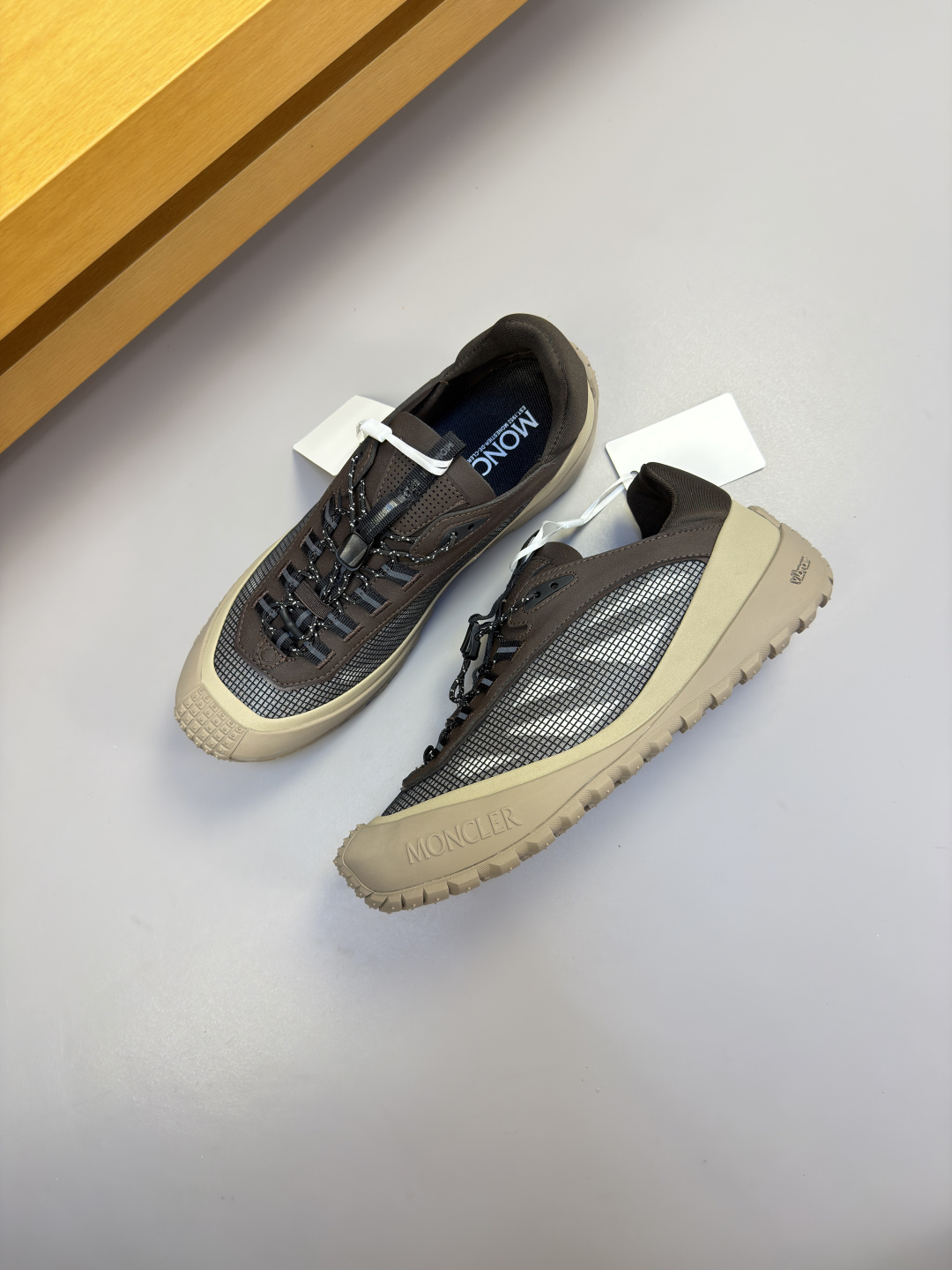 [Moncler] 몽클레어 몽클레르 프리미엄 나파 & 히트컷 'M' 메쉬 콤비 스니커즈 신발