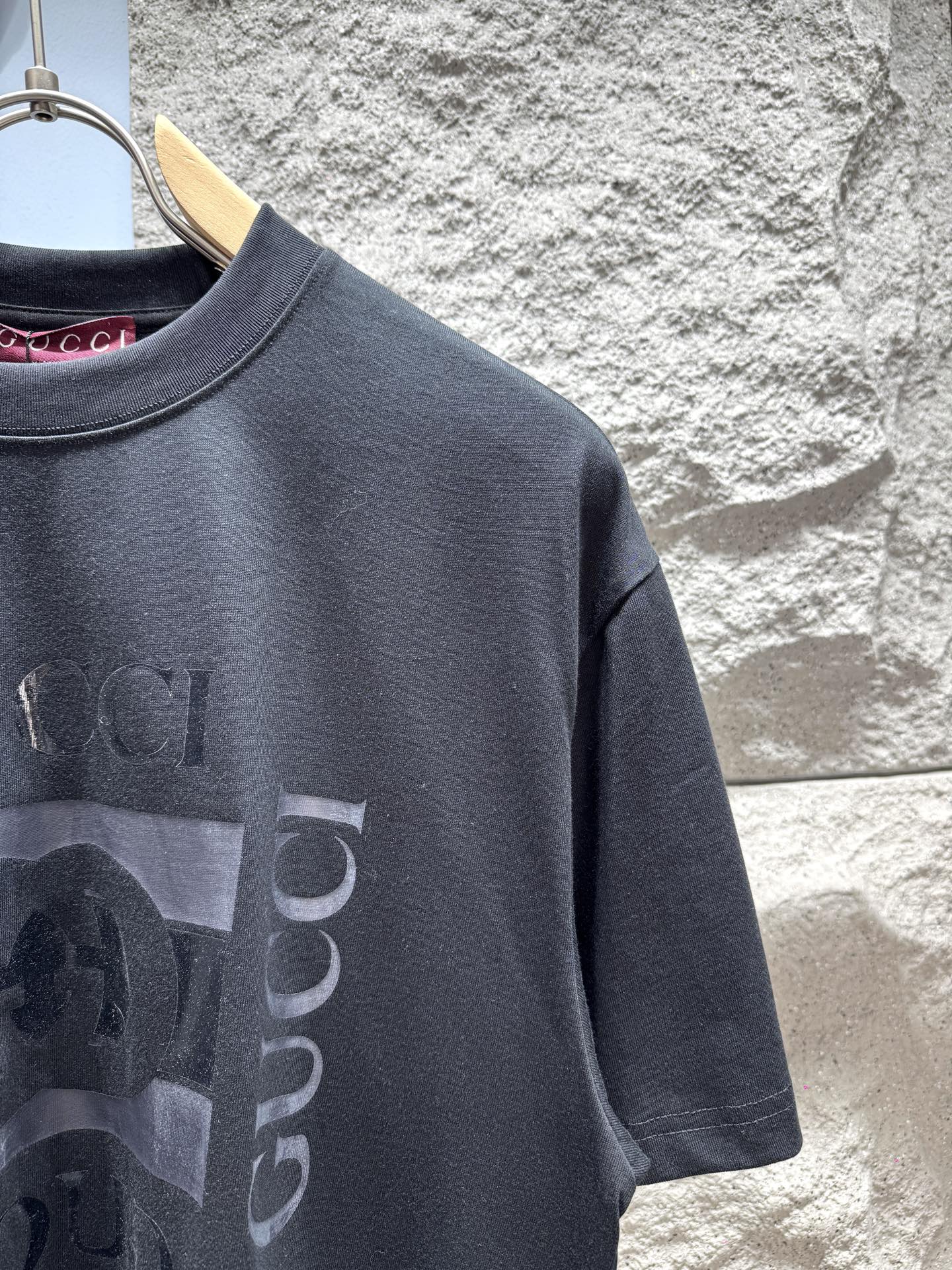 구찌(GUCCI) 더블 G 레터링 프린트 반팔 티셔츠 상의 의류