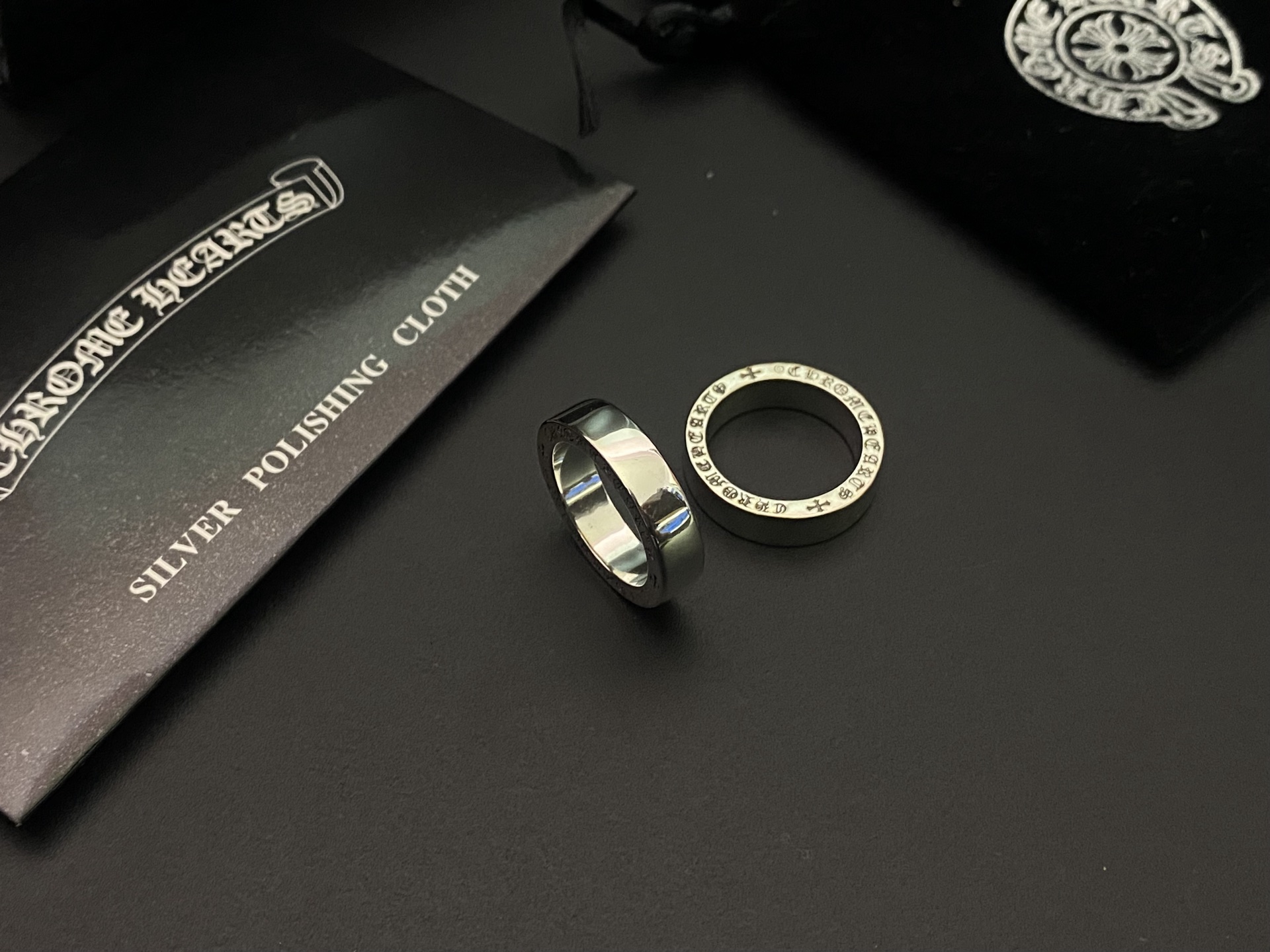 크롬하츠(CHROME HEARTS) 고딕 로고 실버 반지 악세사리