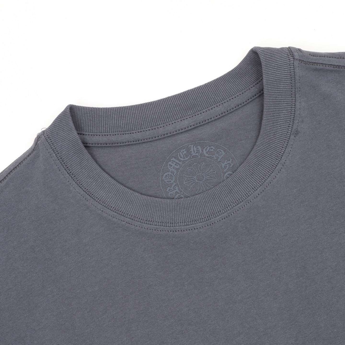 크롬하츠(CHROME HEARTS) 고딕 레터링 멀티 크로스 반팔 티셔츠 상의 의류