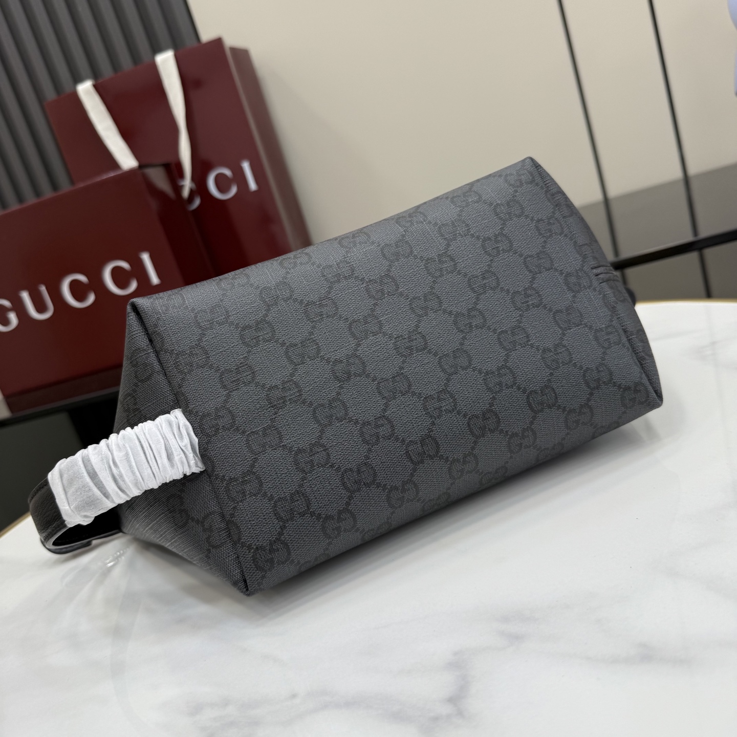 GUCCI 구찌 에센스 클래식 GG 코팅 캔버스 파우치 가방