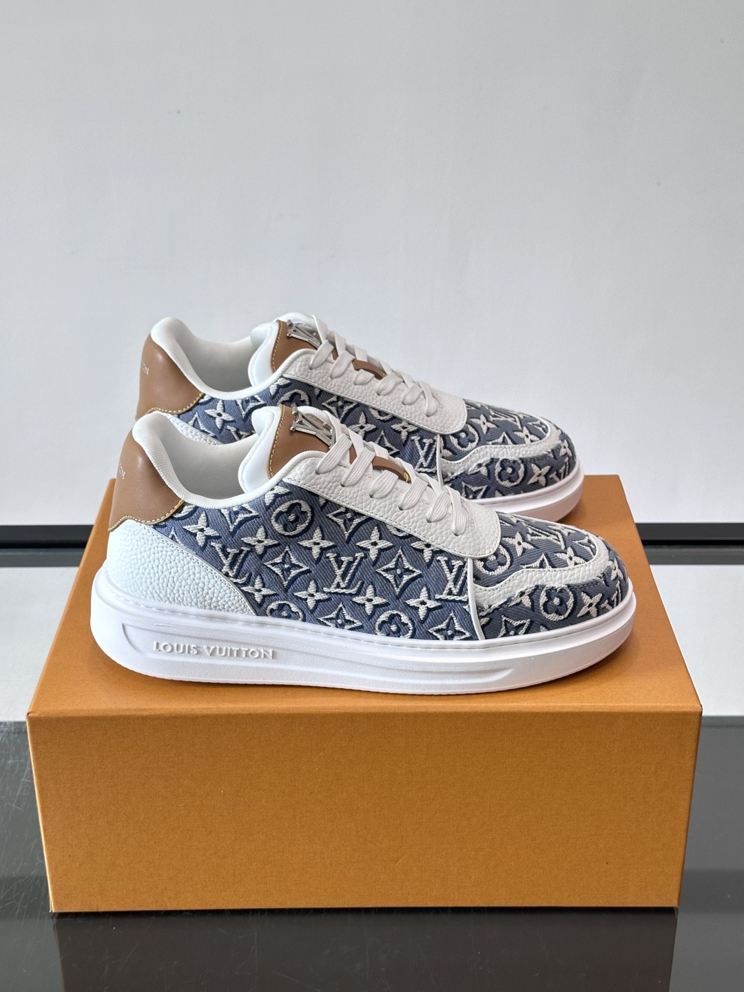[Louis Vuitton] LV 루이비통 모노그램 캔버스 & 슈링크 레더 레저 스니커즈 신발
