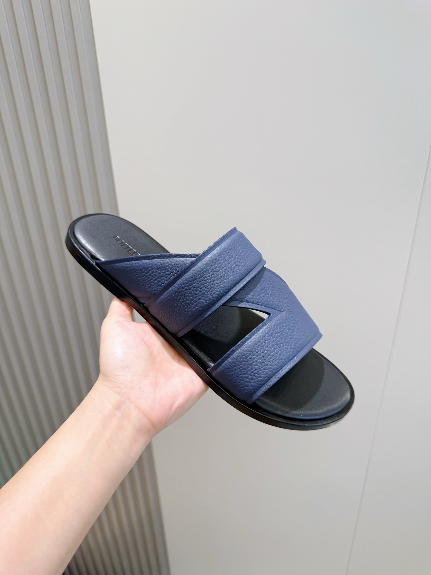 [Bottega Veneta] BV 보테가 베네타 웨이브 인트레치아토 레더 뮬 / 슬라이드 슬리퍼 신발