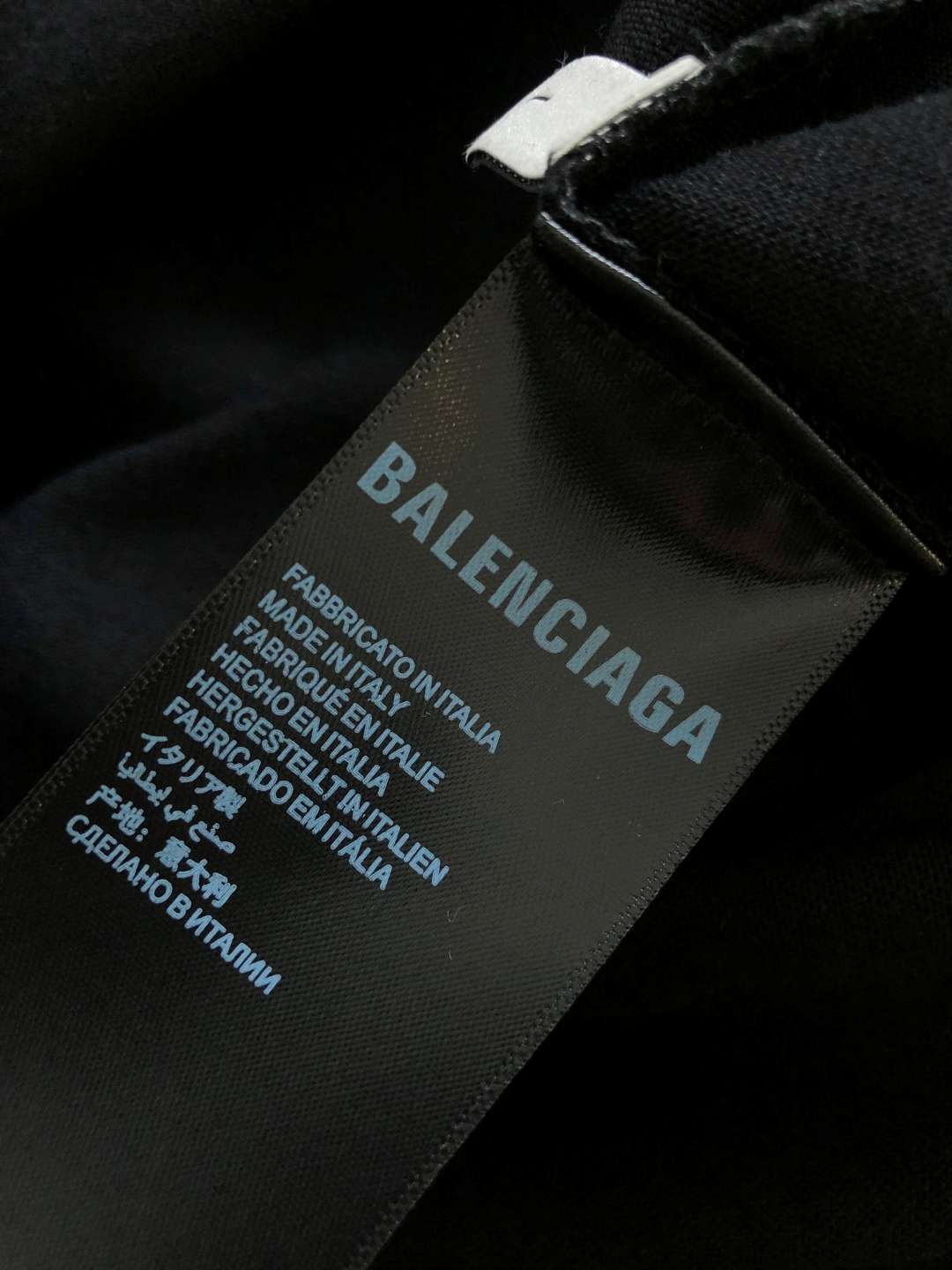 발렌시아가(BALENCIAGA) 그래픽 프린트 반팔 티셔츠 상의 의류