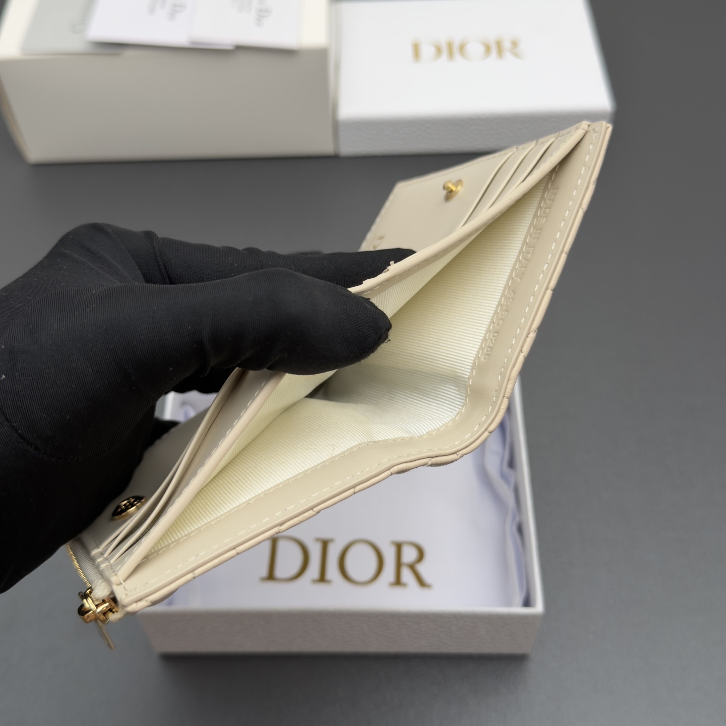 [Dior] 디올 Lady Dahlia 레이디 달리아 울트라 까나쥬 램스킨 미니 지갑 / S2605