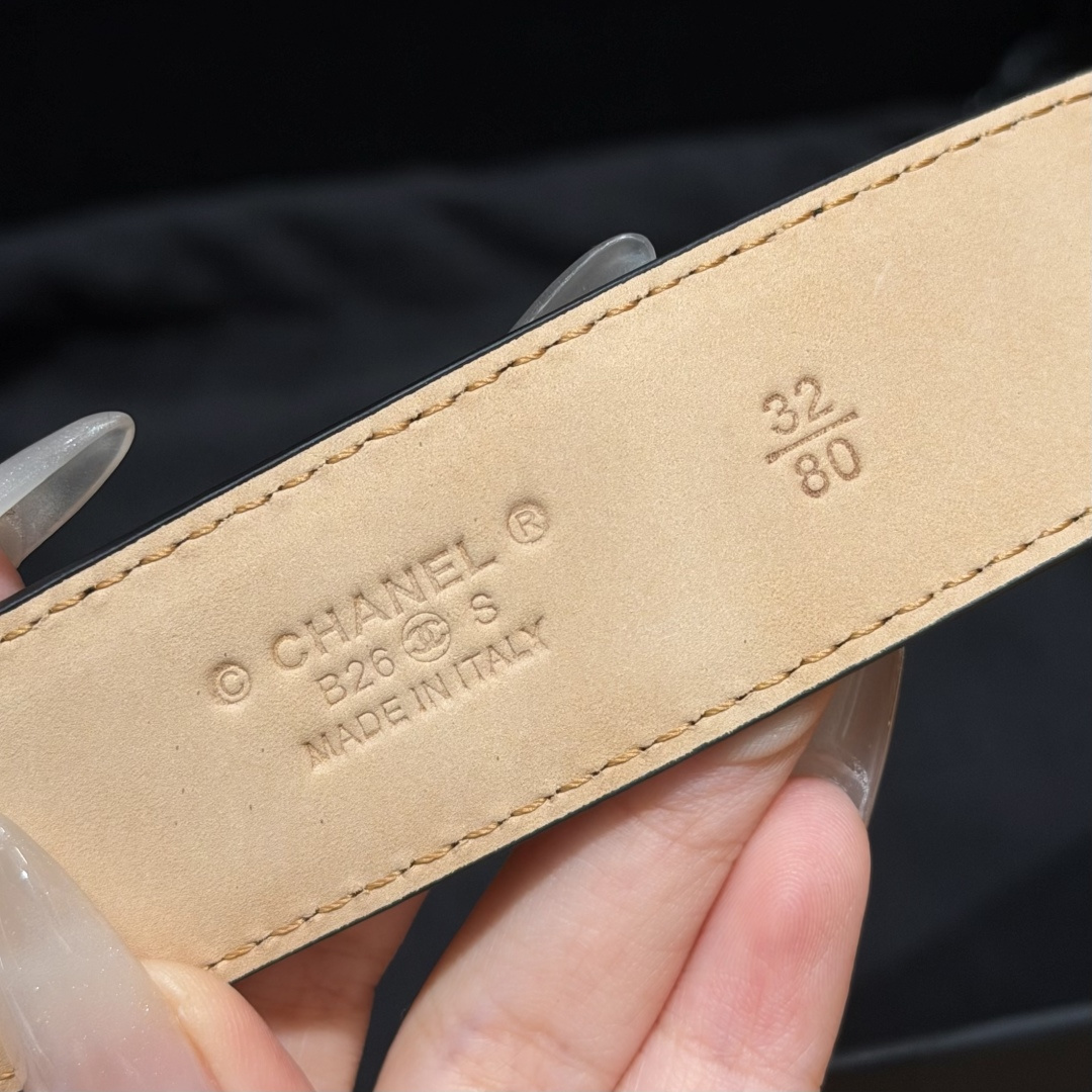 샤넬(CHANEL) 카프스킨 브라스 핀 골드 버클 벨트