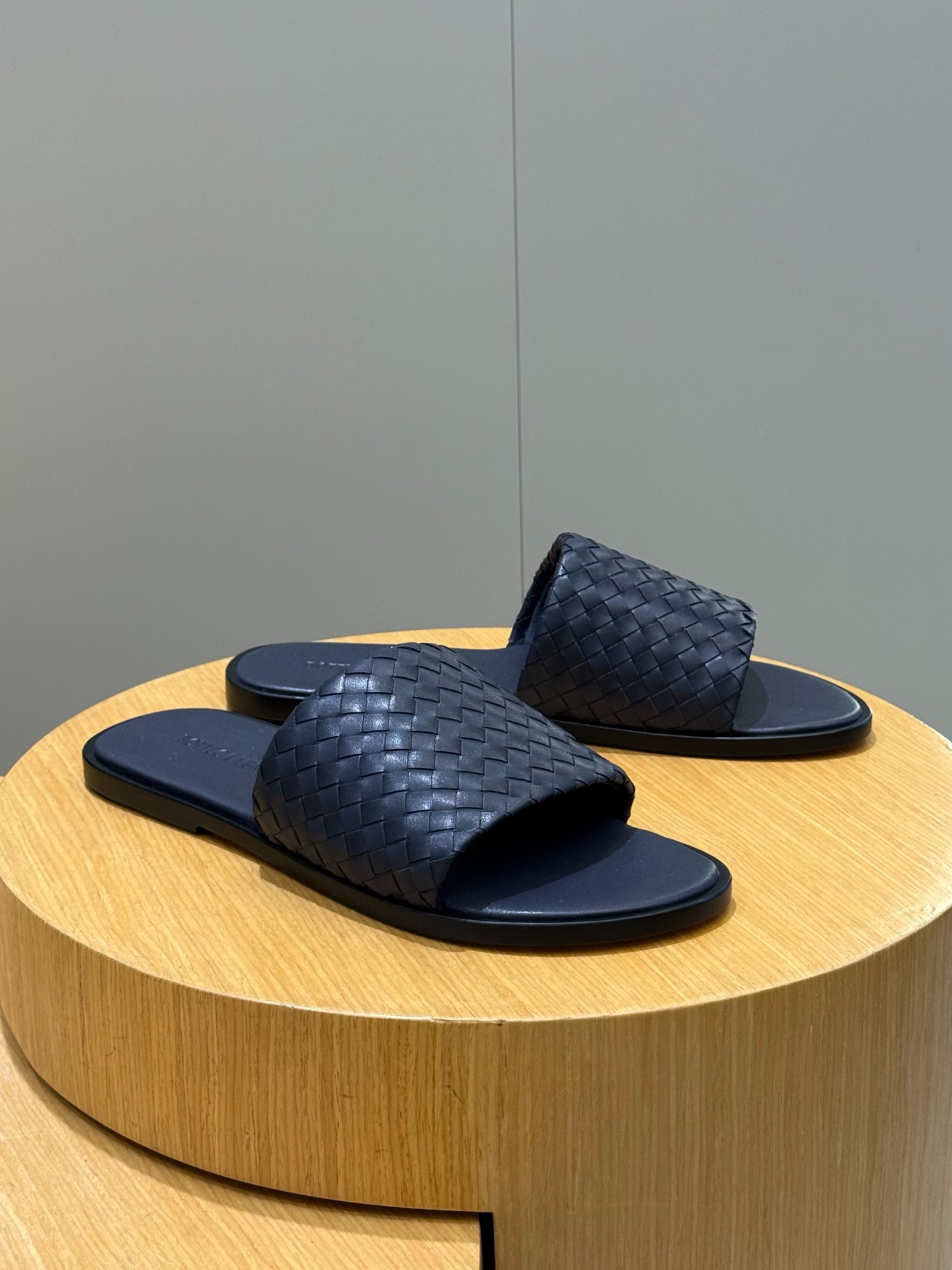[Bottega Veneta] BV 보테가 베네타 맨즈 웨이브 Intrecciato 인트레치아토 레더 슬라이드 슬리퍼 신발