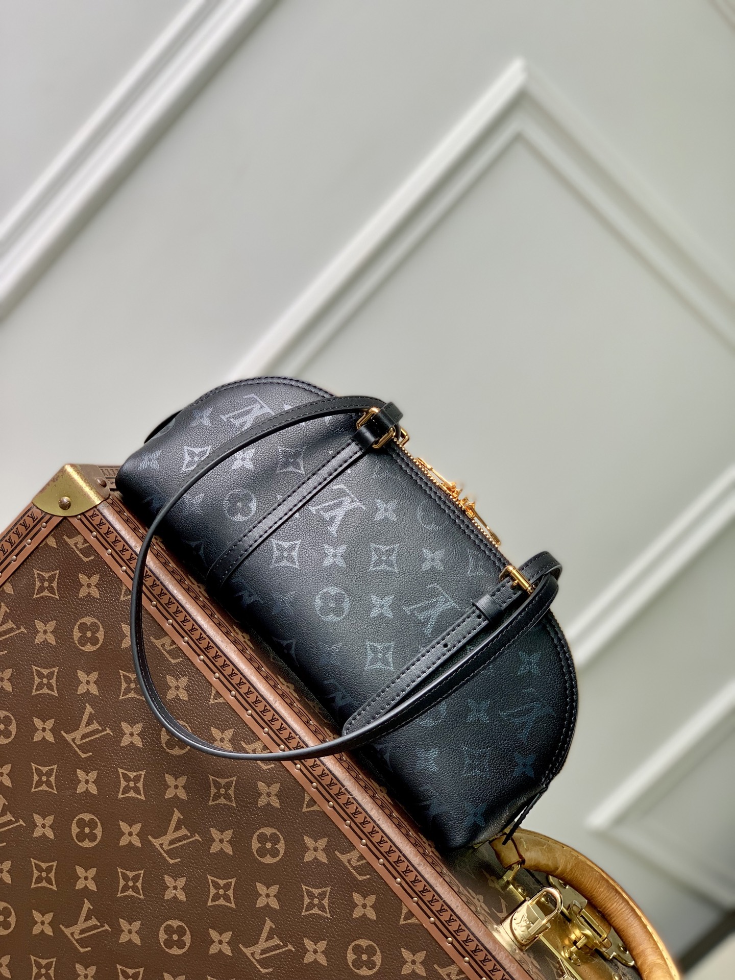 Louis Vuitton Squire East-West LV 루이비통 숄더백 가방