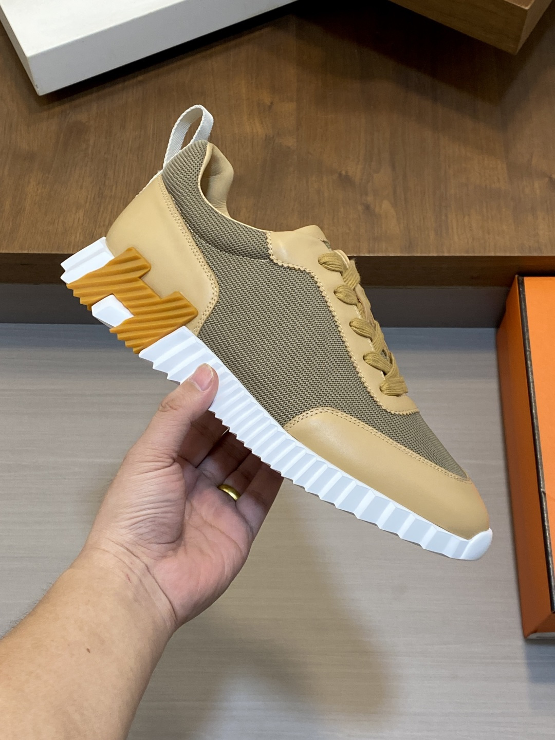 [Hermes] 에르메스 바운싱(Bouncing) 프리미엄 카프스킨, 스웨이드 & 메시 콤비 스니커즈 신발