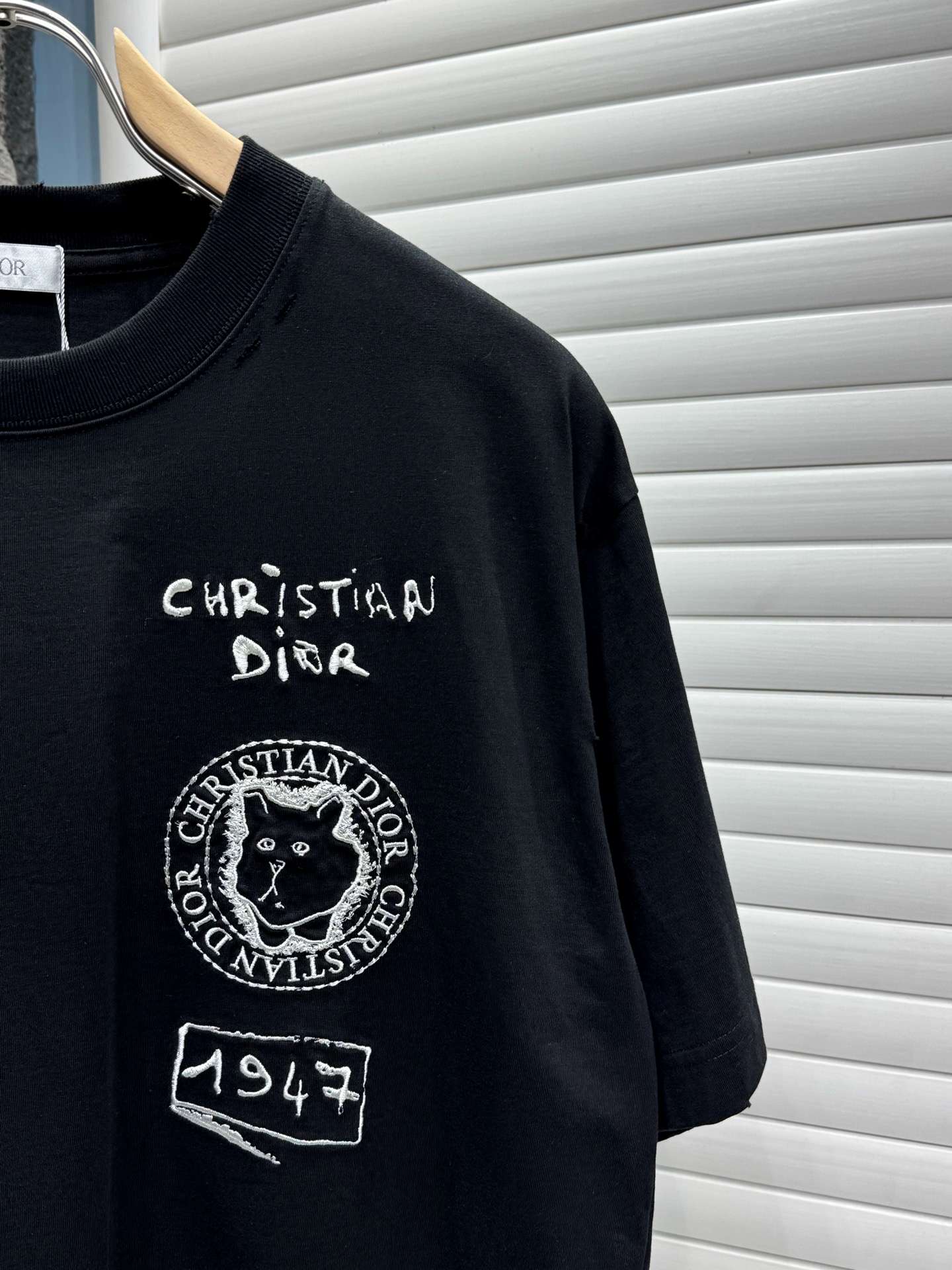 디올(DIOR) 카툰 디스트로이드 반팔 티셔츠 상의 의류