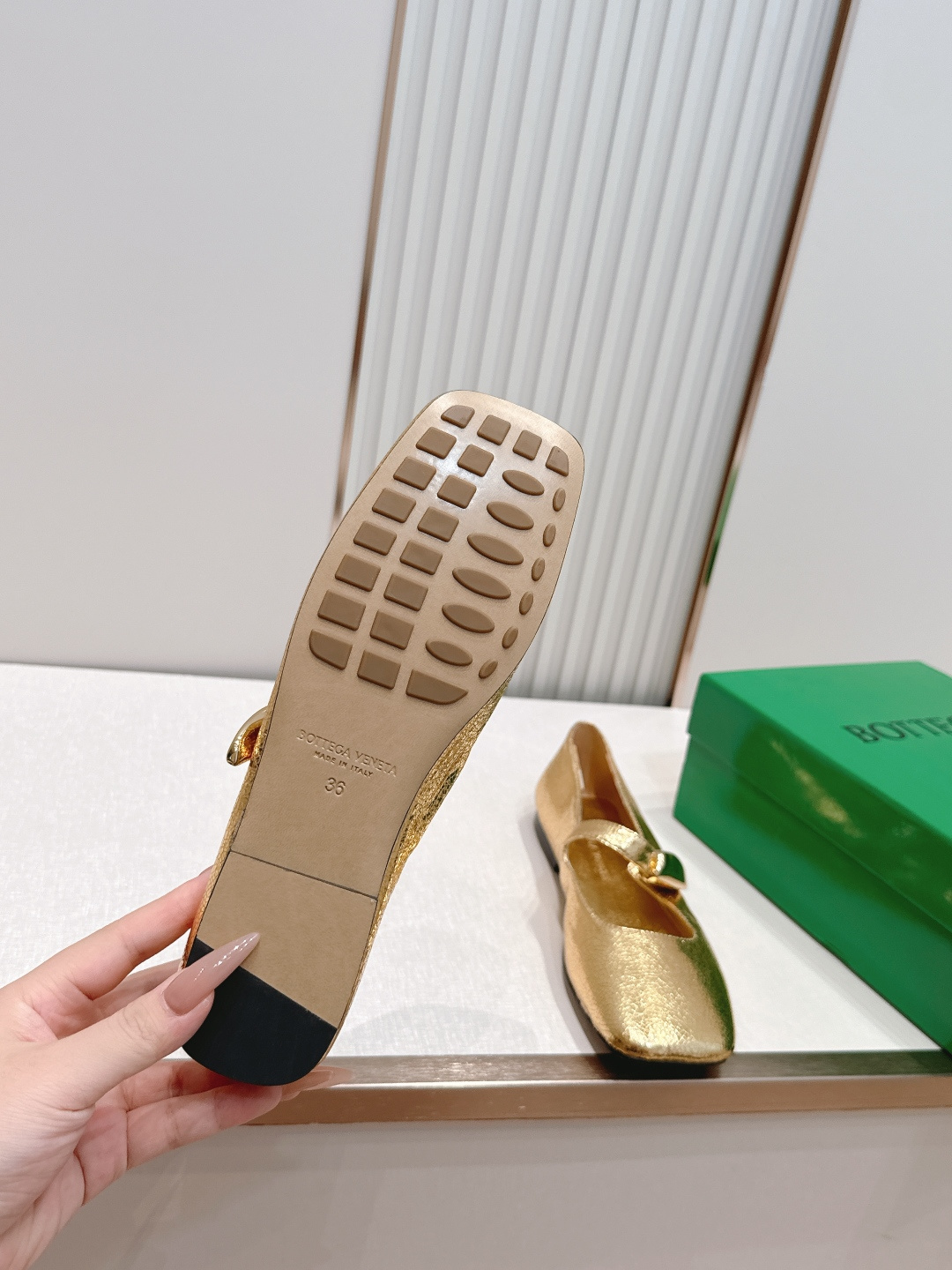 보테가 베네타(BOTTEGA VENETA) 샬롯 메리제인 플랫 발레 슈즈 신발