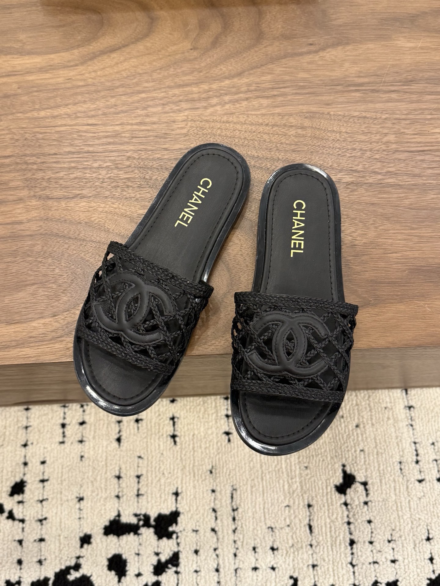 샤넬(CHANEL) 라운드토 플랫 우븐 슬리퍼 신발