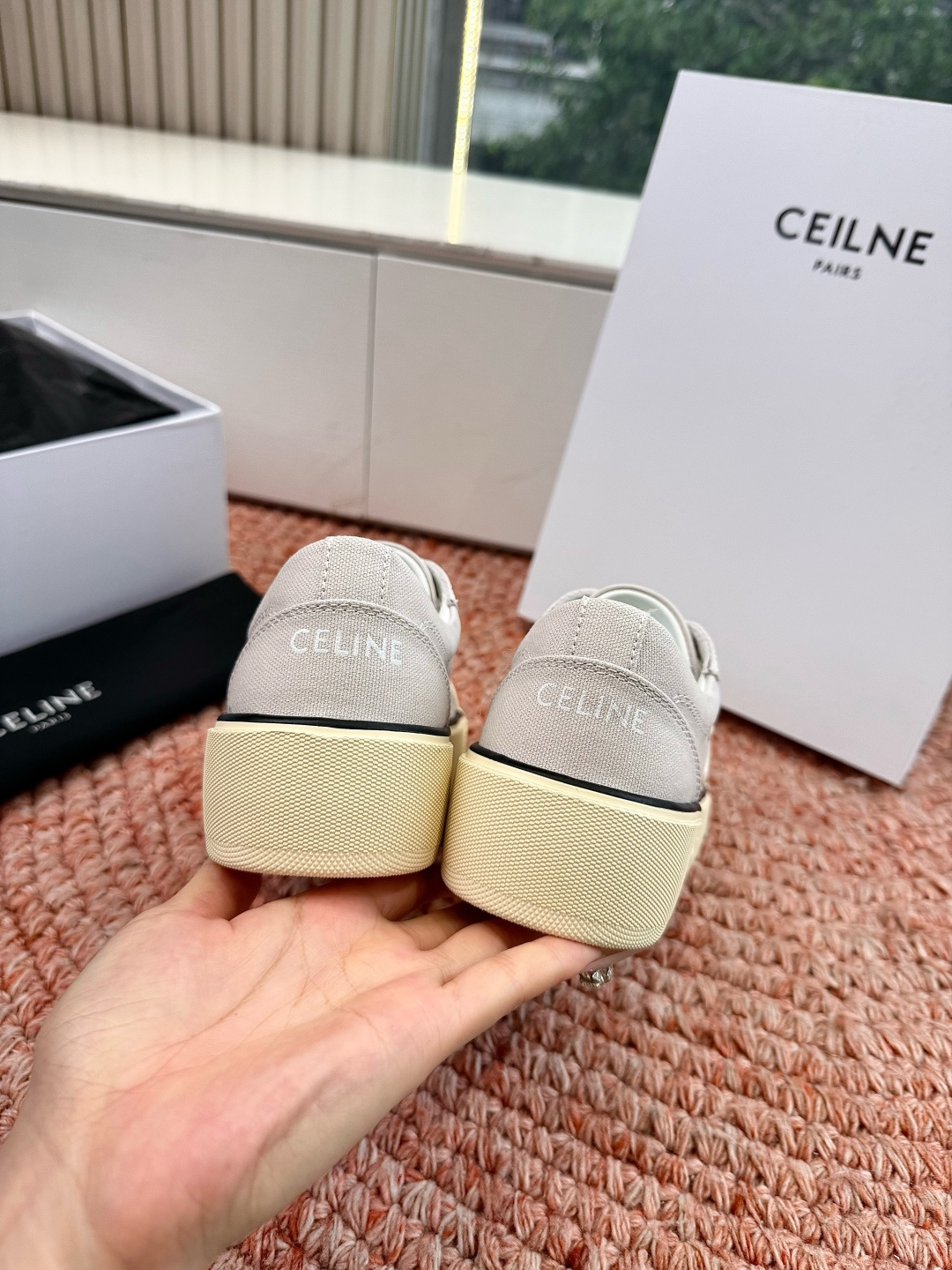 셀린느(CELINE) 트리오페 로고 플랫폼 캔버스 스니커즈 신발