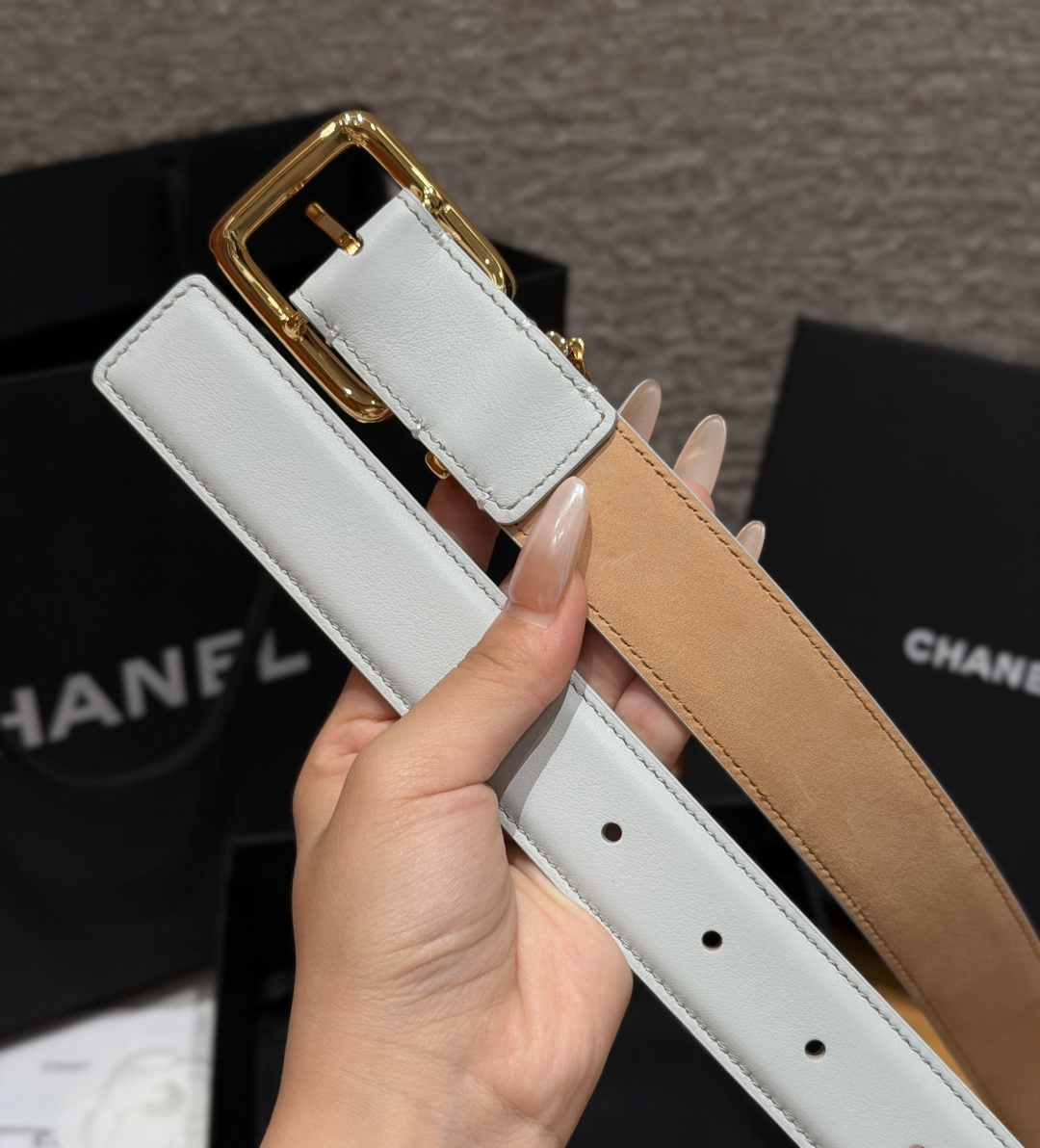 샤넬(CHANEL) 카프스킨 브라스 핀 골드 버클 벨트