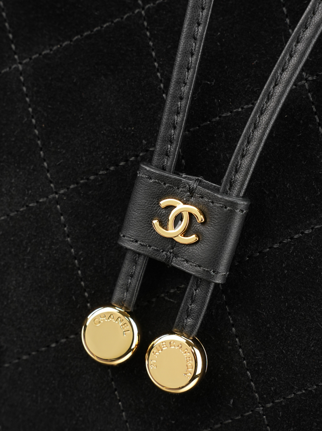 CHANEL 샤넬 26B 스웨이드 버킷백 (라지) 가방 / 6584