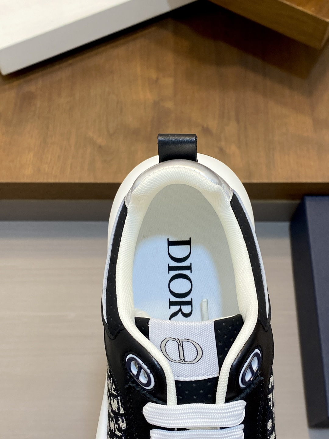 [Dior] 디올 시그니처 엠보스 & 패브릭 콤비 스니커즈 신발
