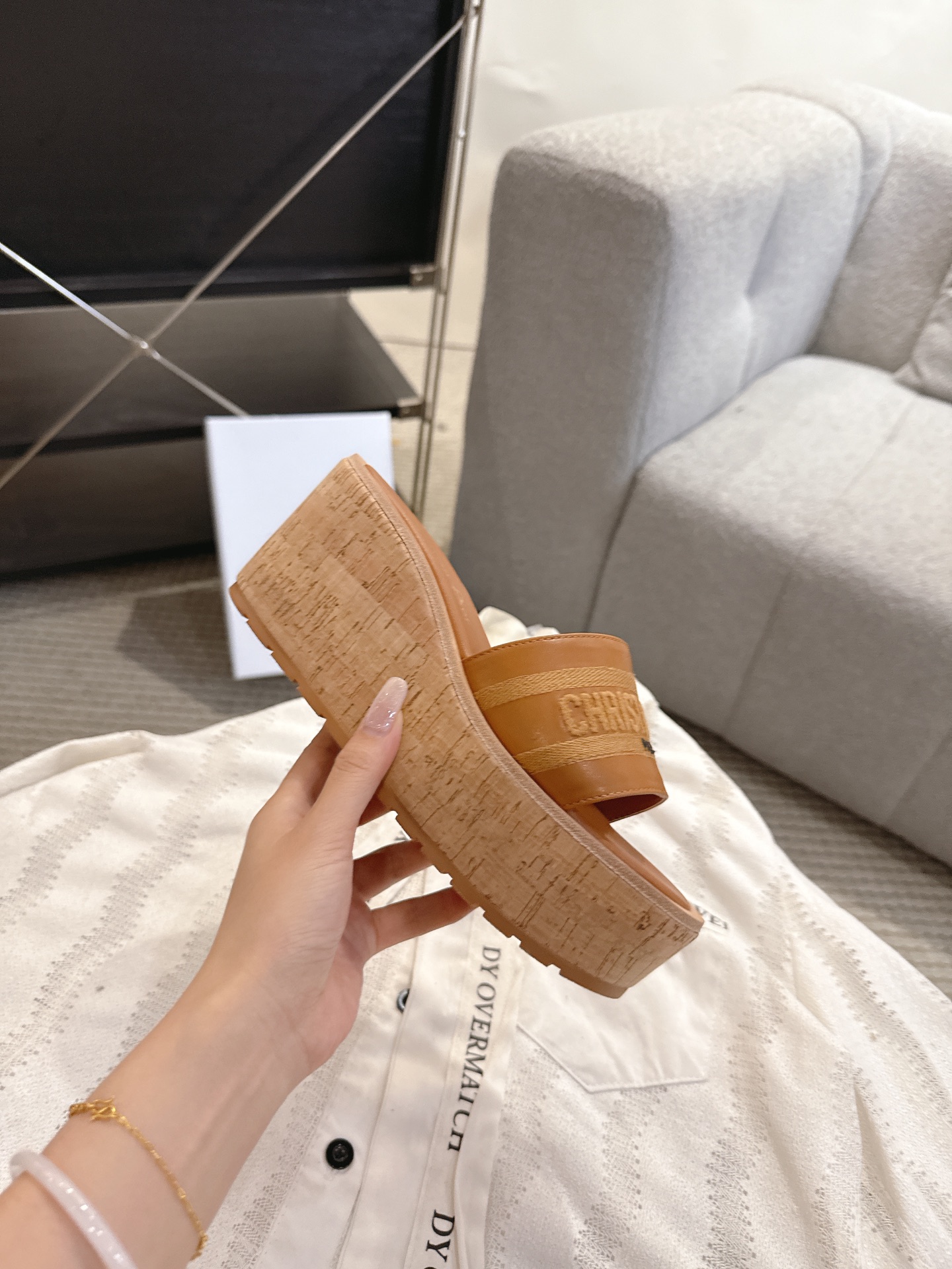 디올(DIOR) 로고 자수 플랫폼 웨지 슬리퍼 신발