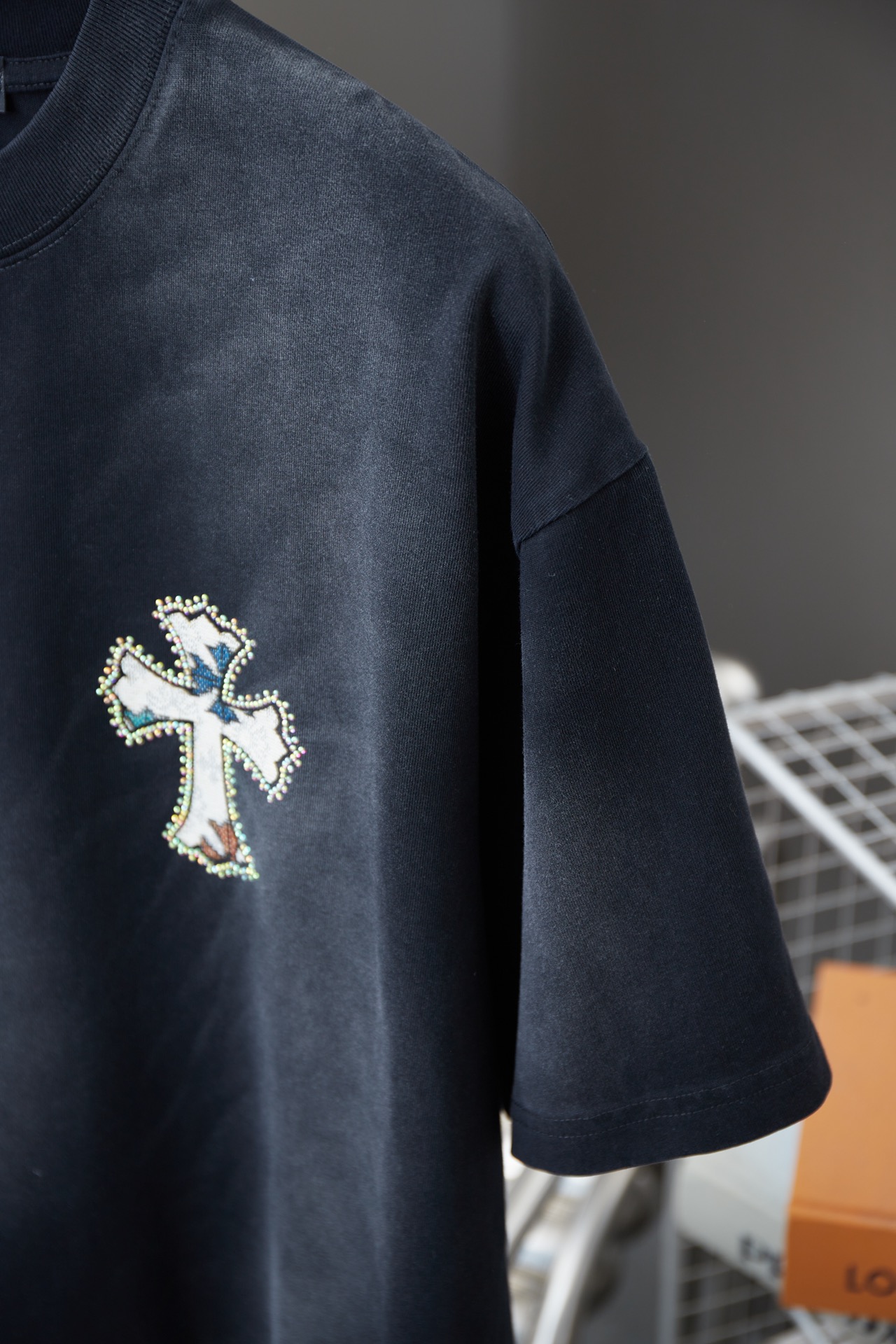 크롬하츠(Chrome Hearts) 크로스 자수 핫픽스 반팔 티셔츠 상의 의류